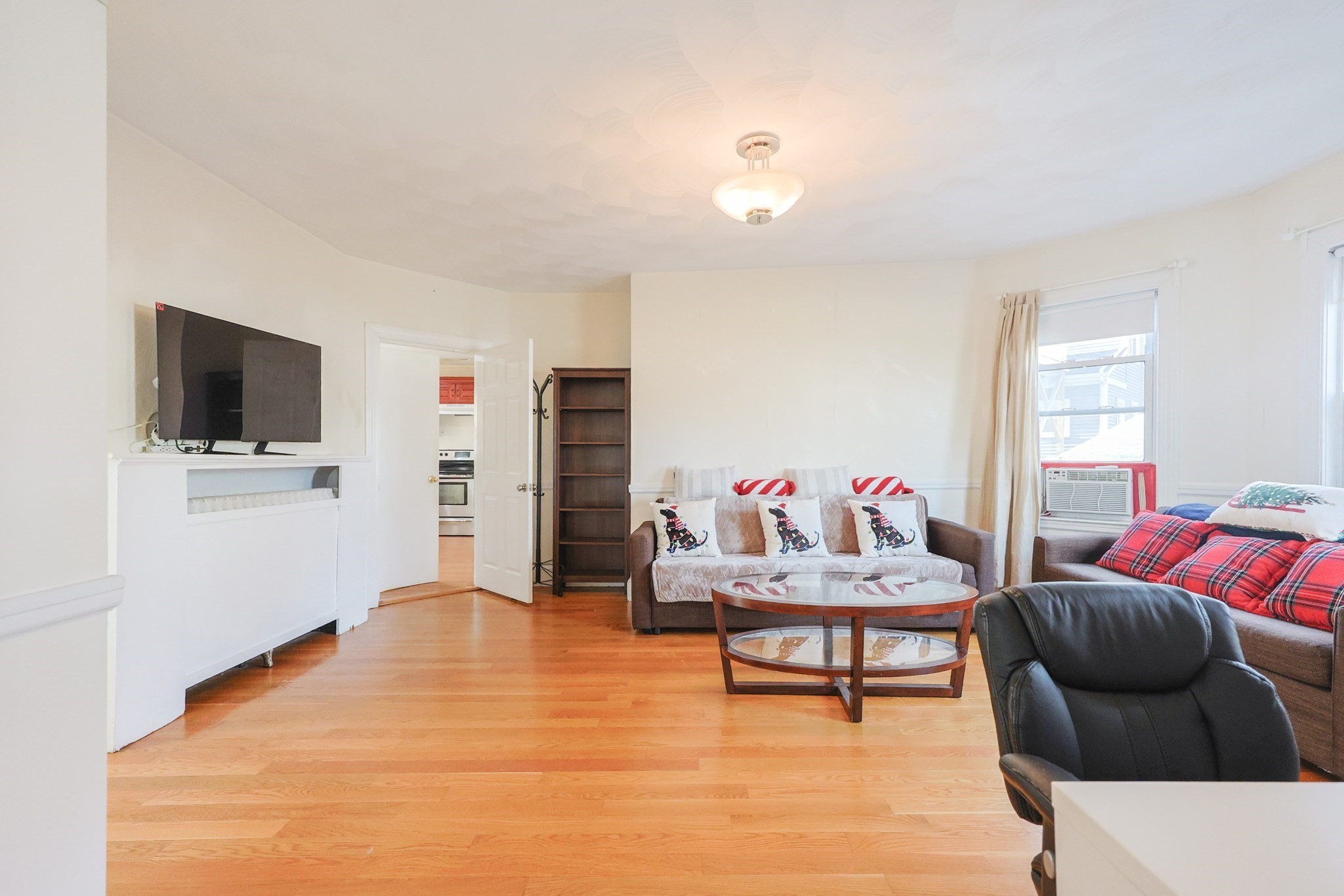 35 Miller Stile Rd, Quincy, MA 02169 - Image 4