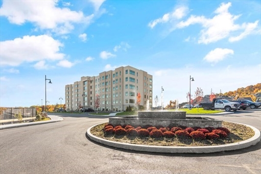 30 Collins Avenue, Apt 000