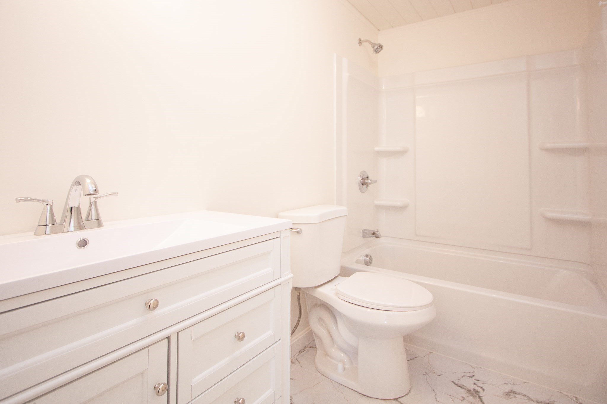 14 Bartlett St, Oxford, MA 01540 - Image 7