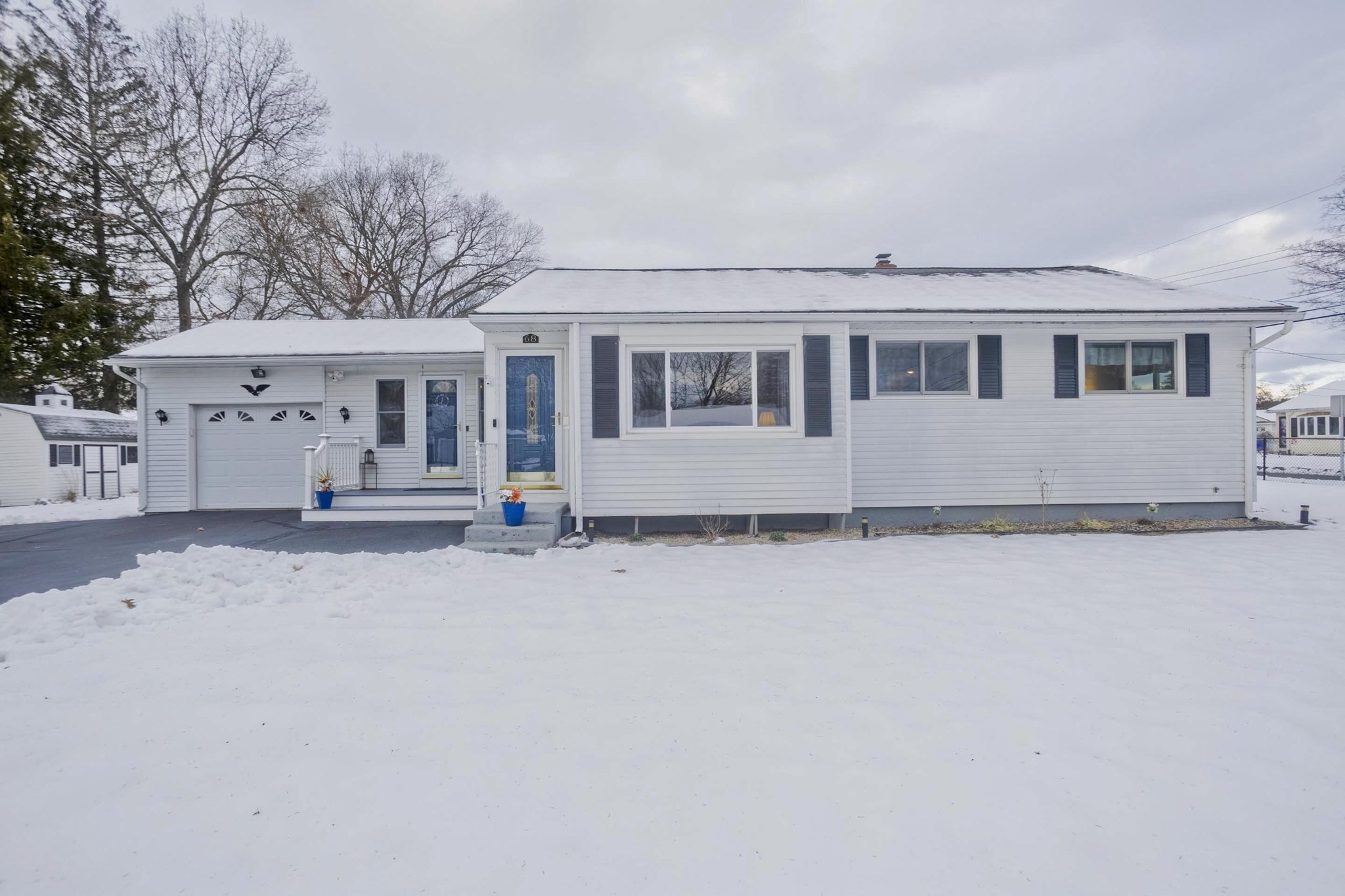 68 Hamilton St, Springfield, MA 01119