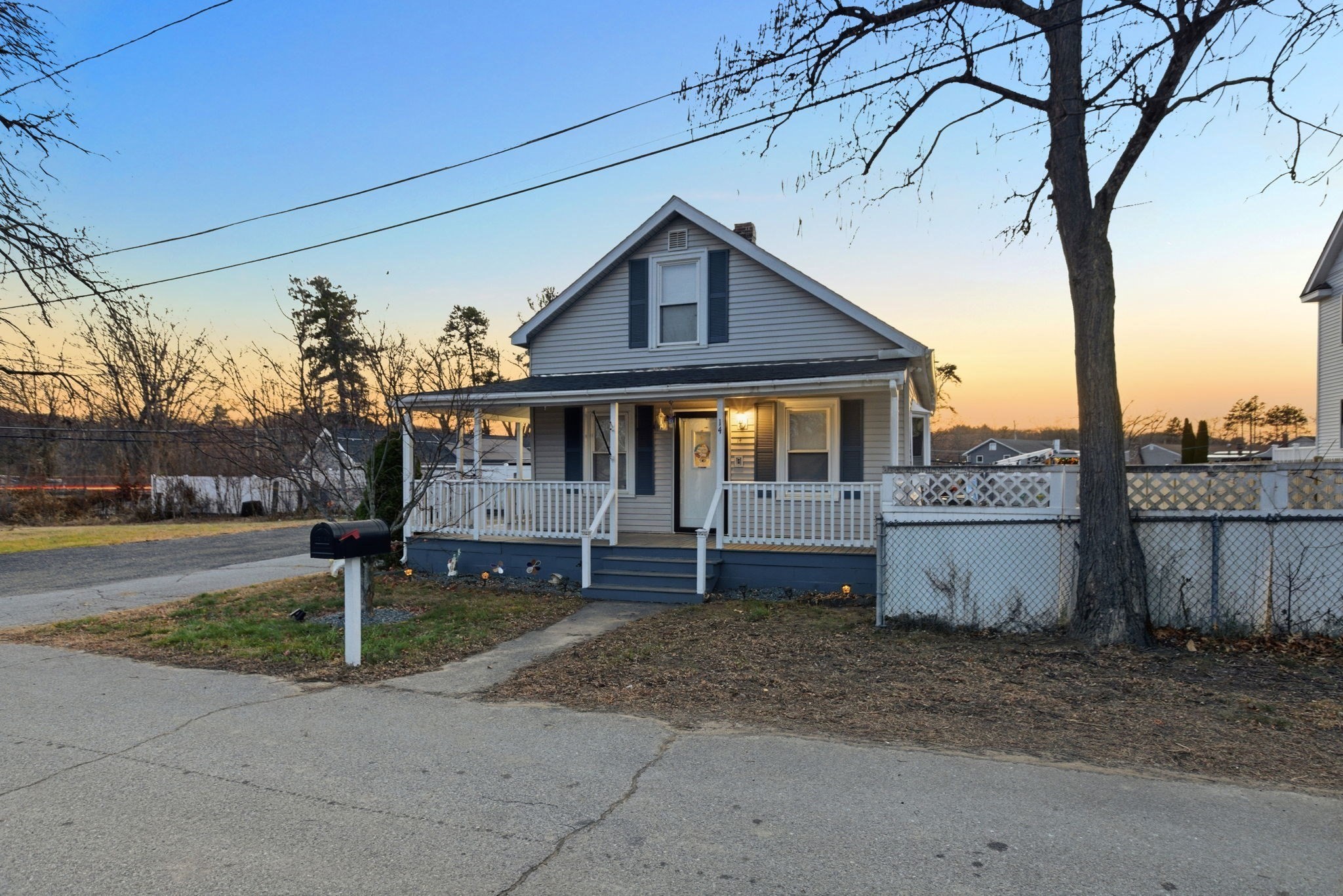 14 Mount Pleasant Ave, Dracut, MA 01826 - Image 2