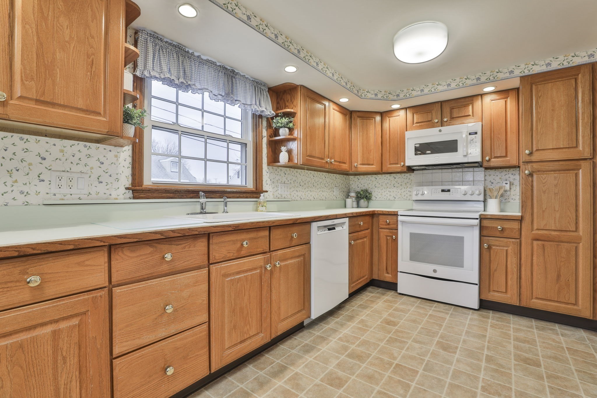 31 Mills Ave, Revere, MA 02151 - Image 18