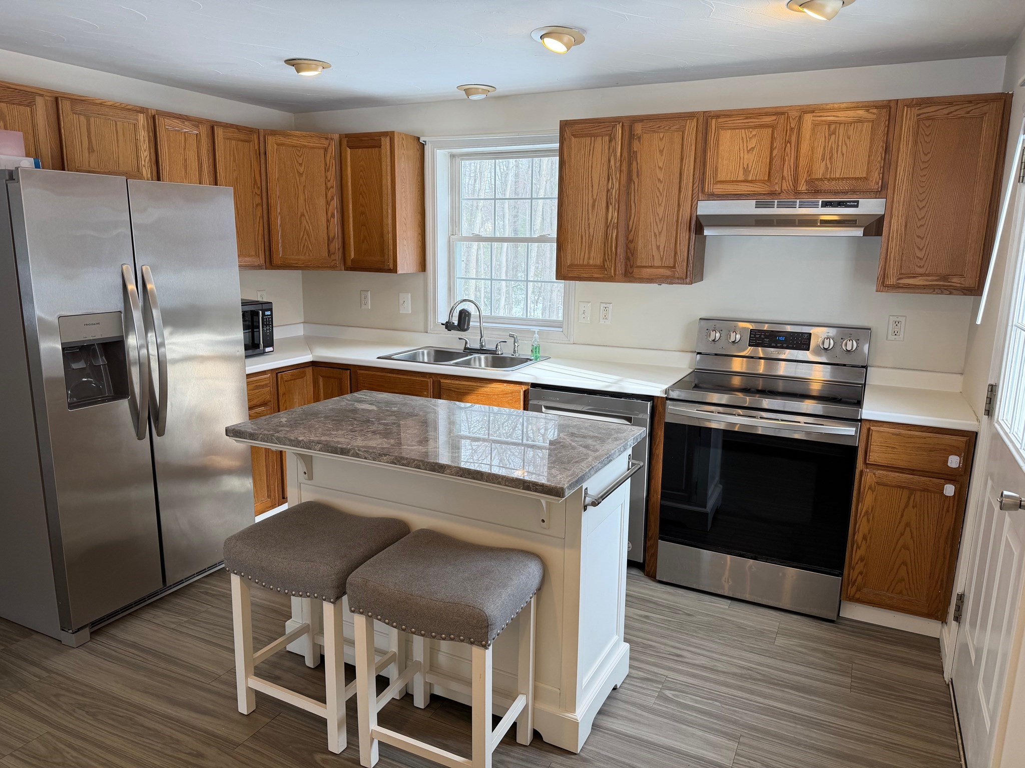 15 Glen Ave, Fitchburg, MA 01420 - Image 2