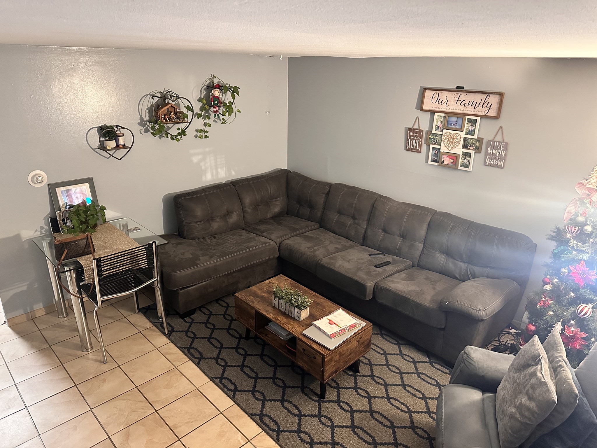 23 Hillcrest Dr, Lowell, MA 01851 - Image 2