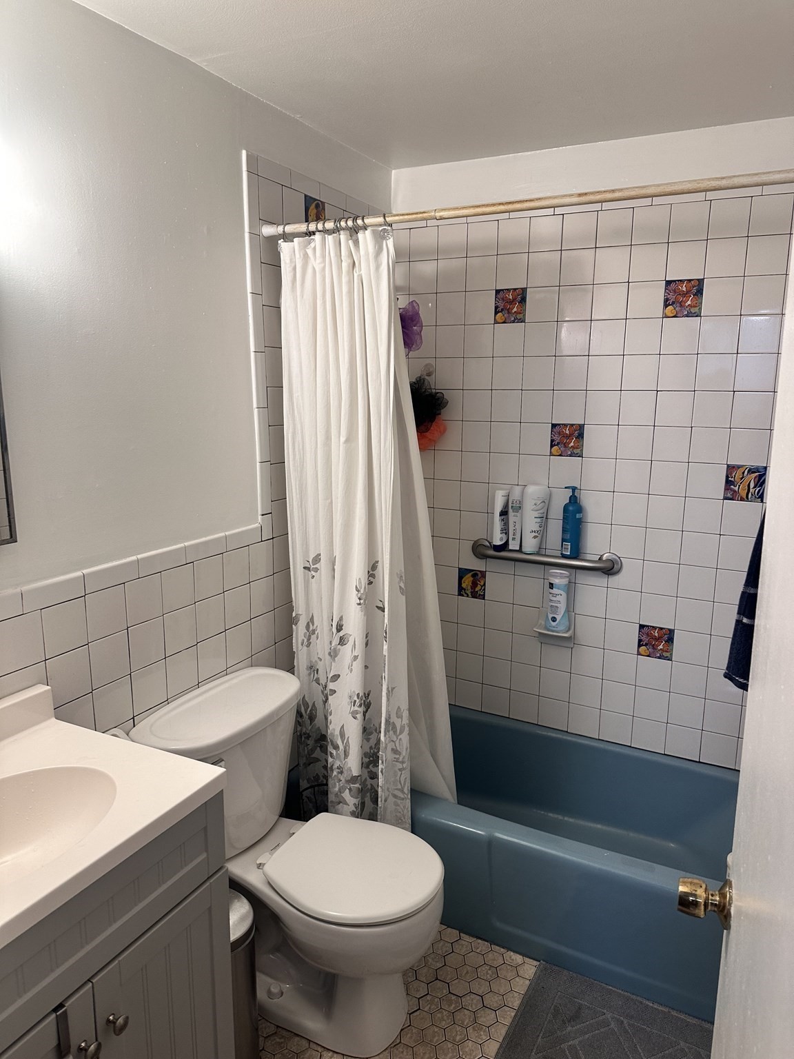 23 Hillcrest Dr, Lowell, MA 01851 - Image 9