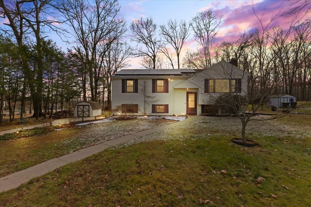 4 Little Tree Ln, Bellingham, MA 02019 - Image 2