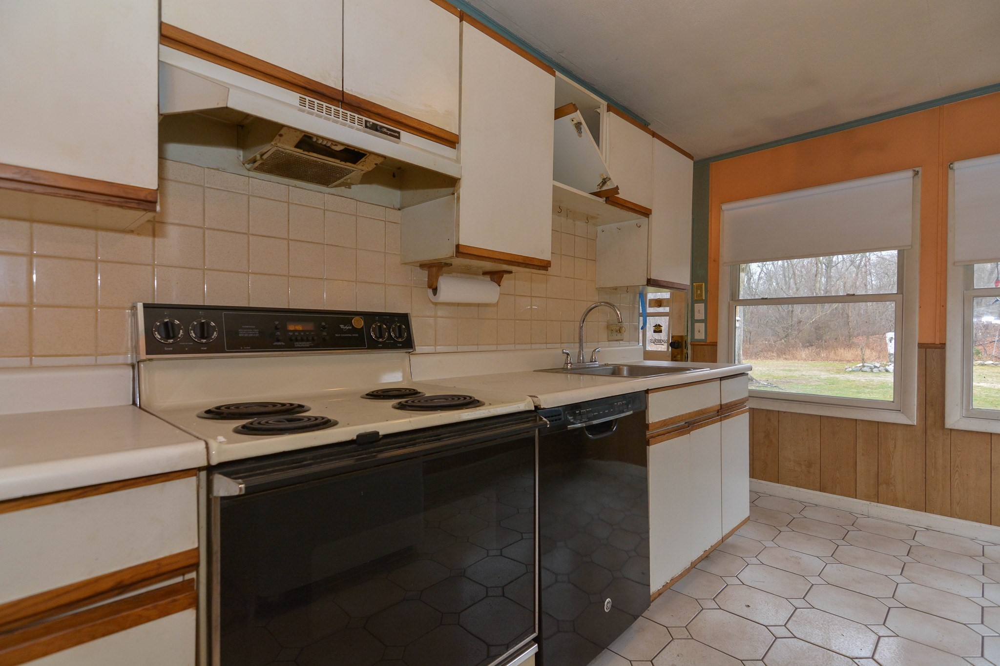 82 Lowell St., Woburn, MA 01801 - Image 25