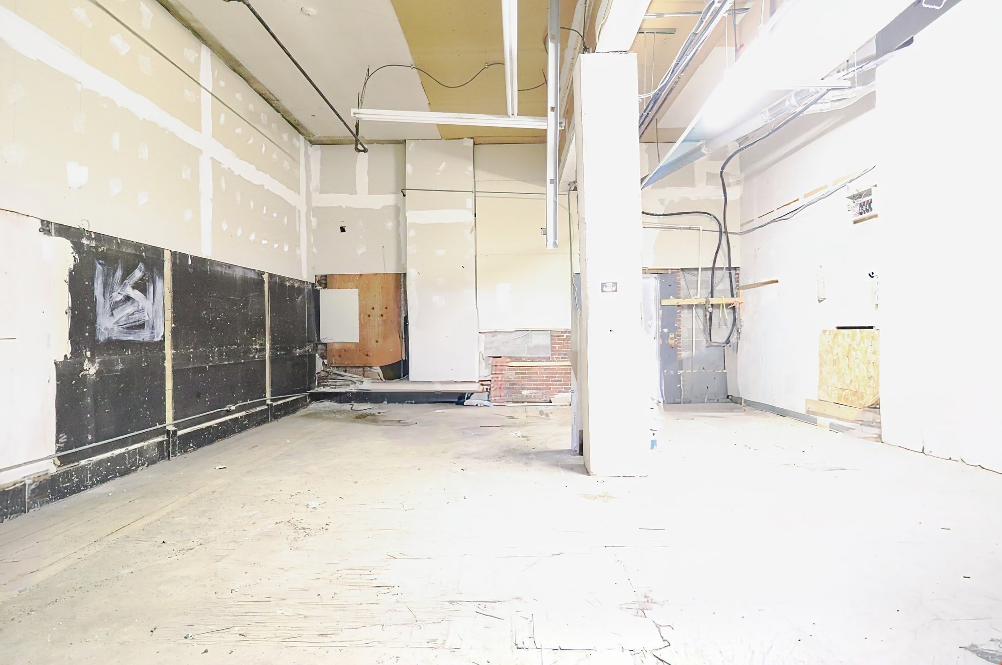 218 Essex Street, Lawrence, MA 01840 - Image 8