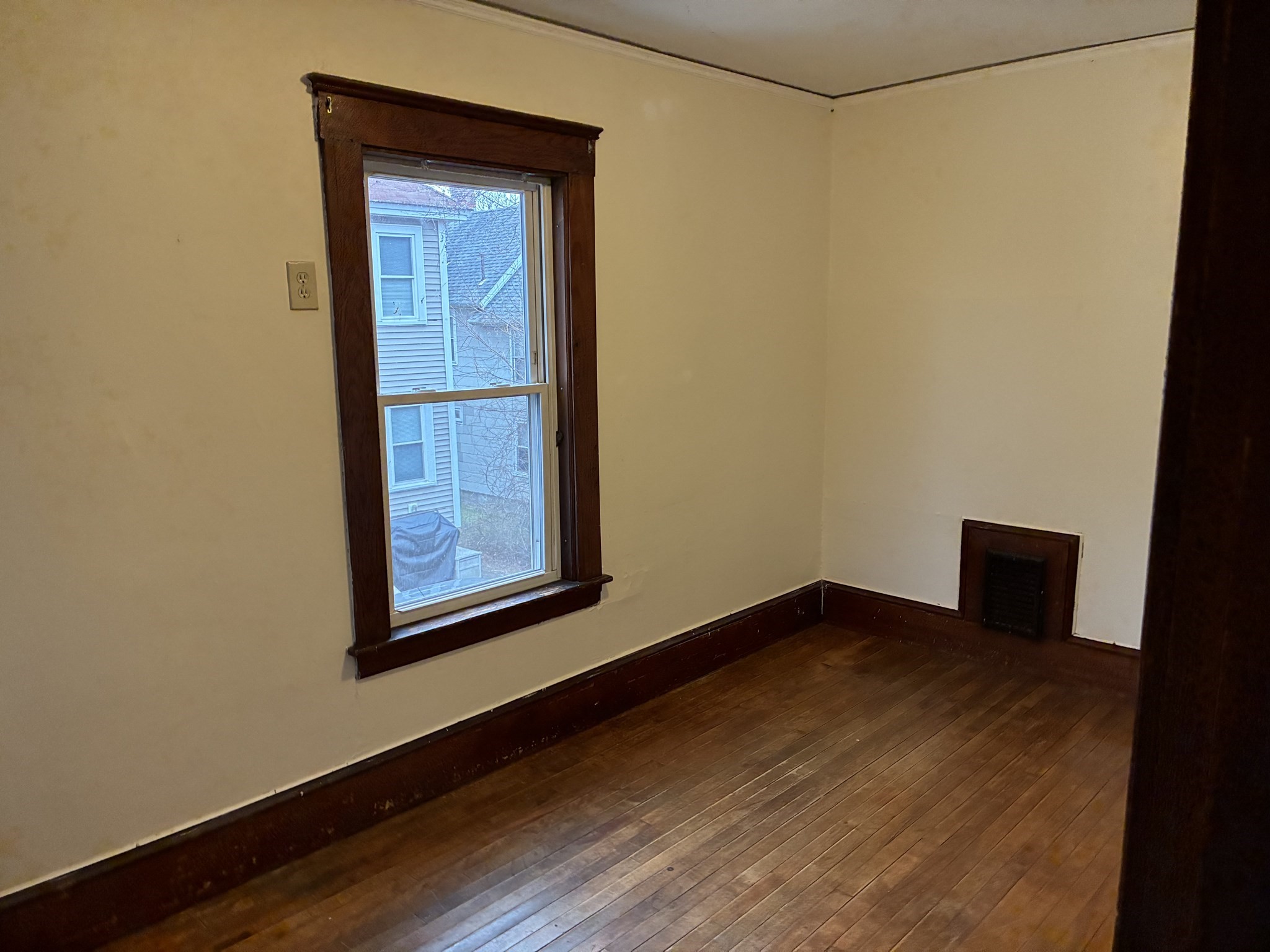 26 Devens St, Greenfield, MA 01301 - Image 12
