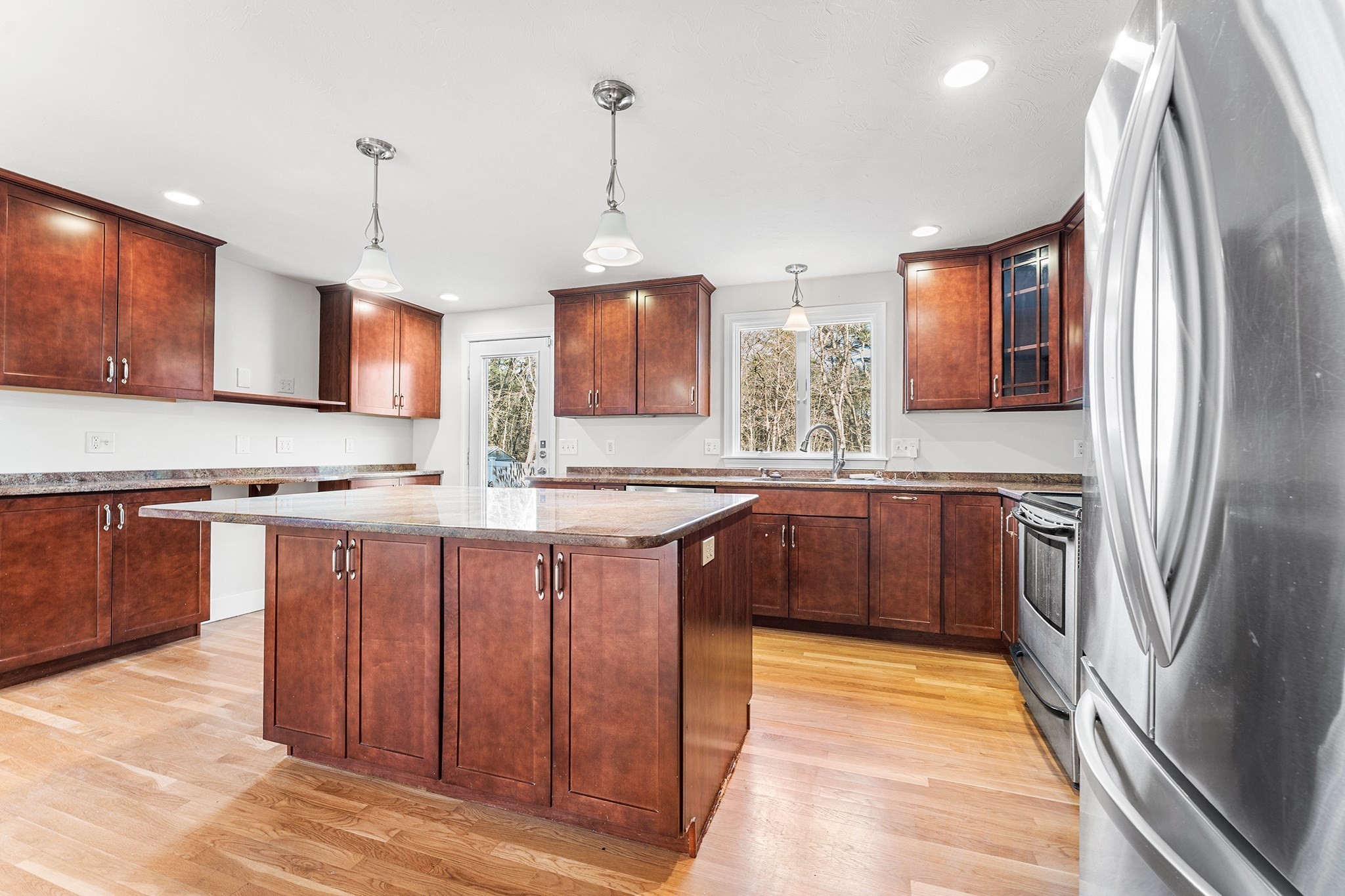 212 Mill St, Mansfield, MA 02048 - Image 4