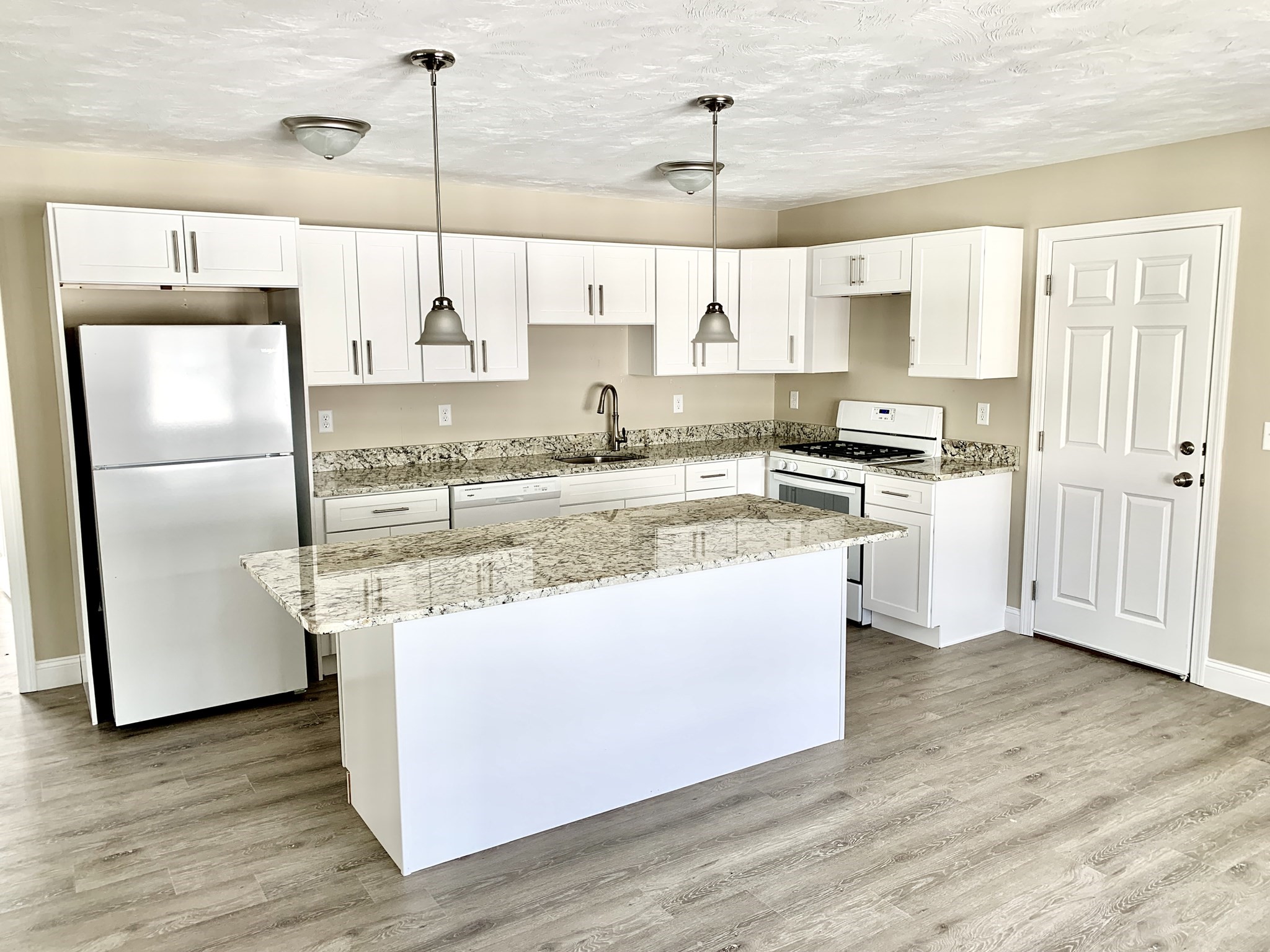 18 Burgess St, Lowell, MA 01851 - Image 8