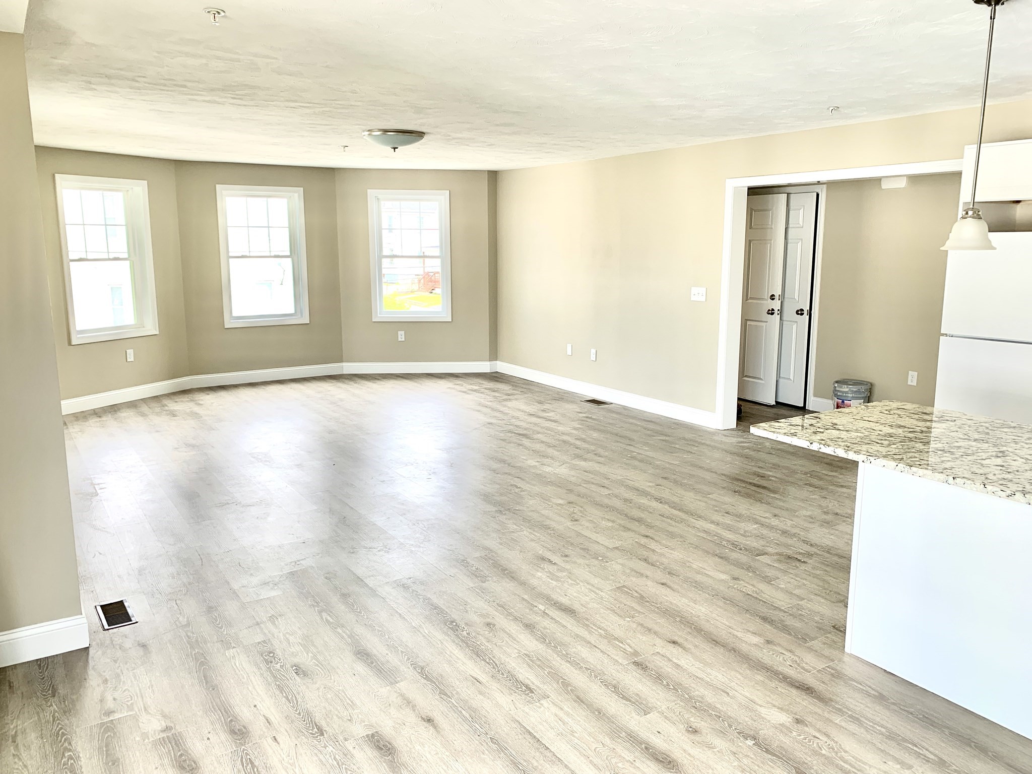 18 Burgess St, Lowell, MA 01851 - Image 10