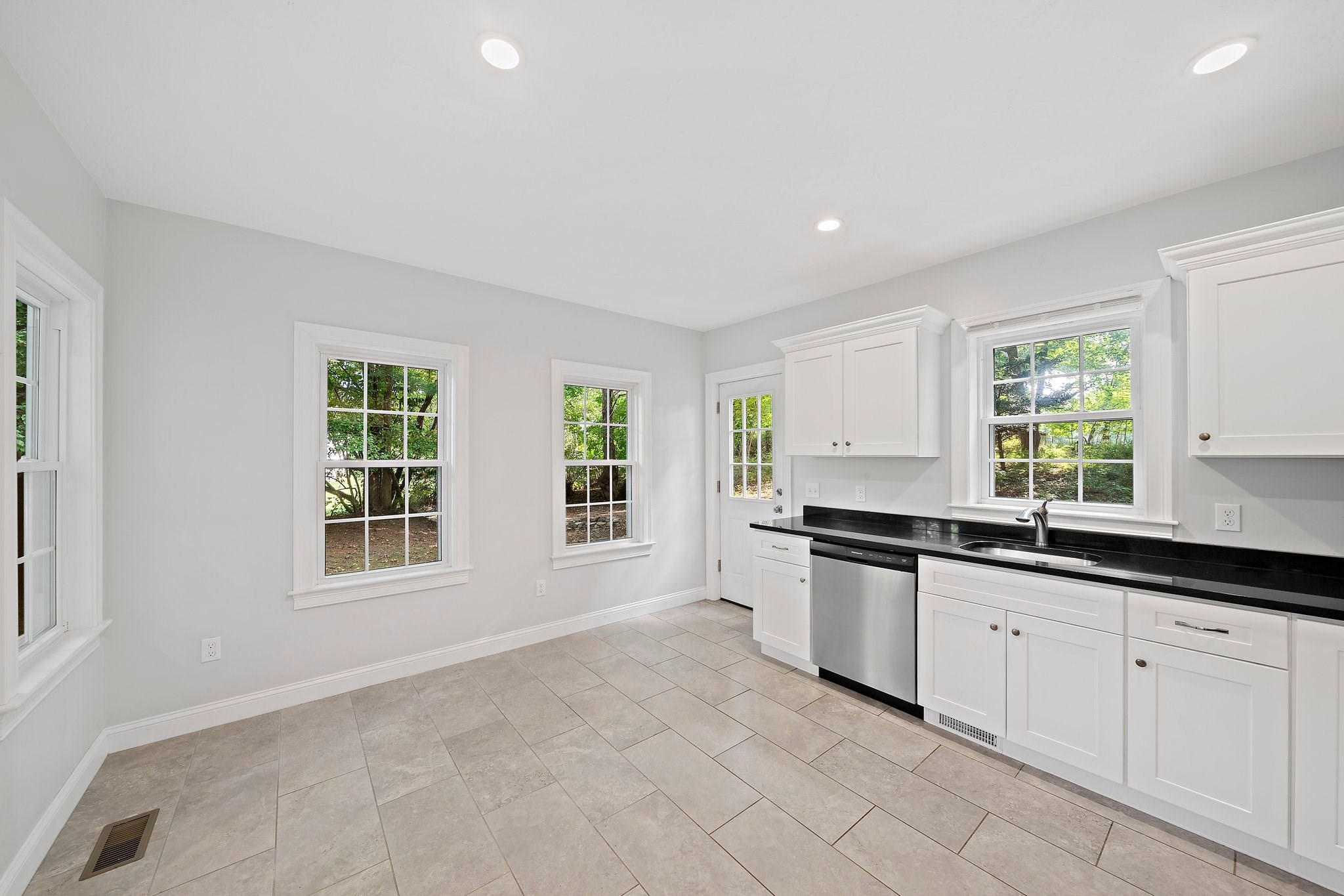 285 Elm St, Pembroke, MA 02359 - Image 8