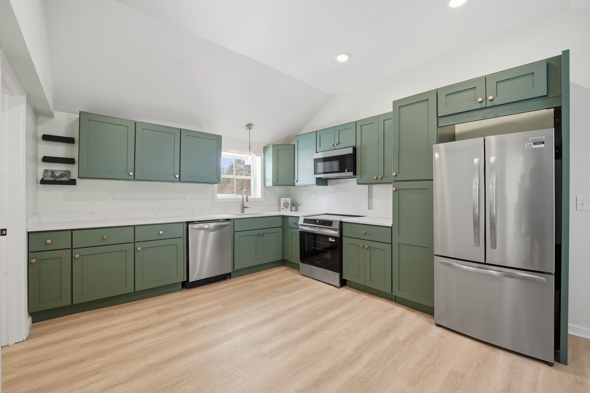 436 Holyoke St, Ludlow, MA 01056 - Image 3