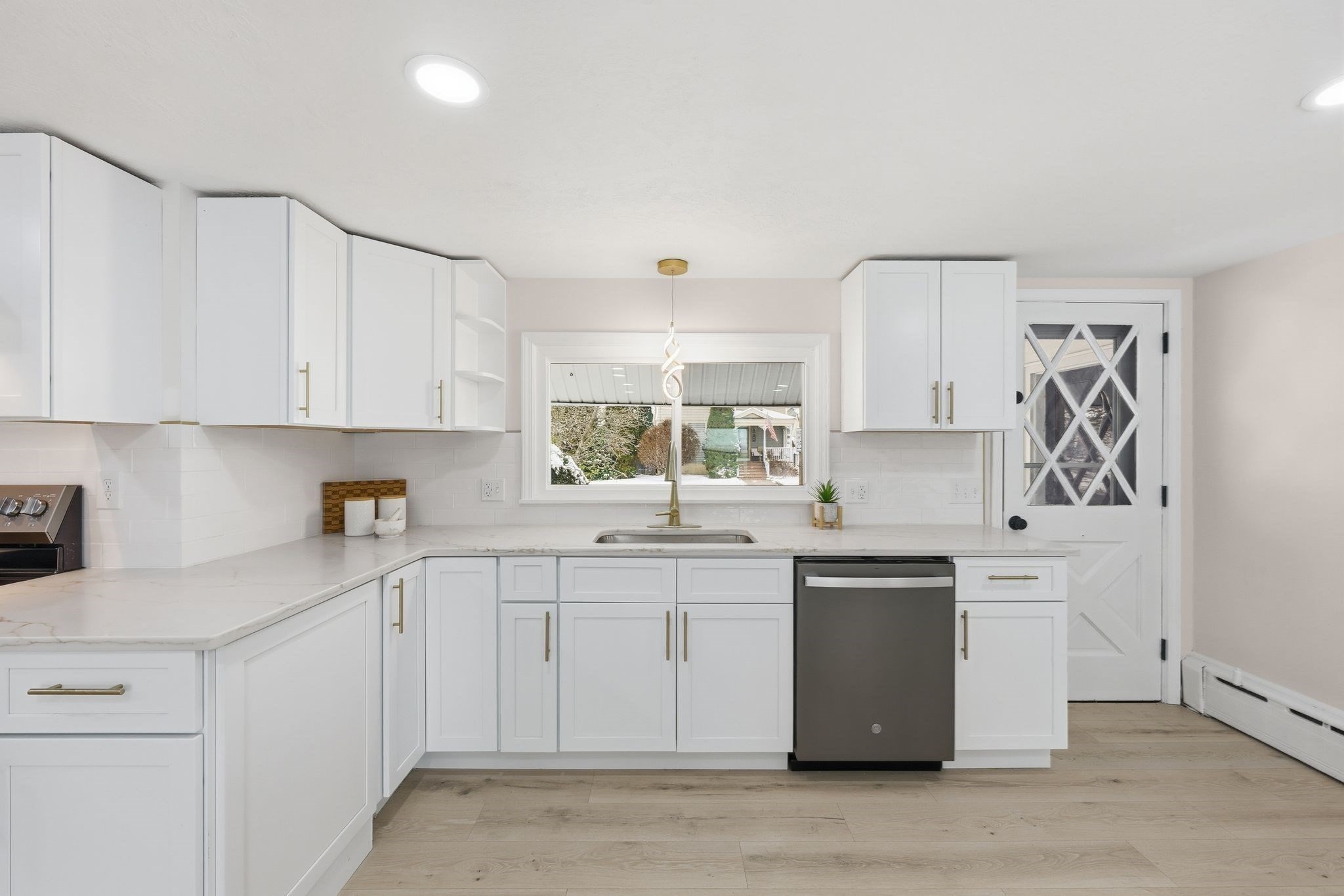 48 Pleasant St, Westfield, MA 01085 - Image 3