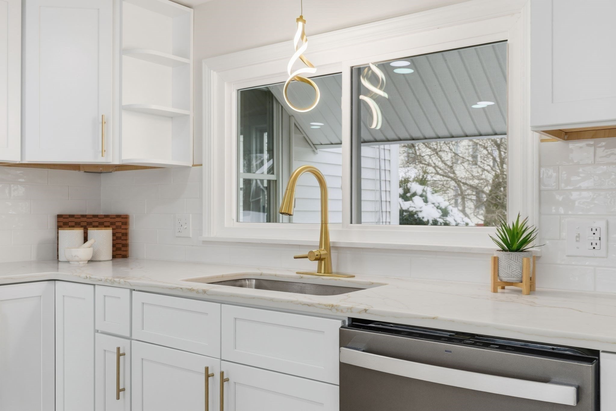 48 Pleasant St, Westfield, MA 01085 - Image 4