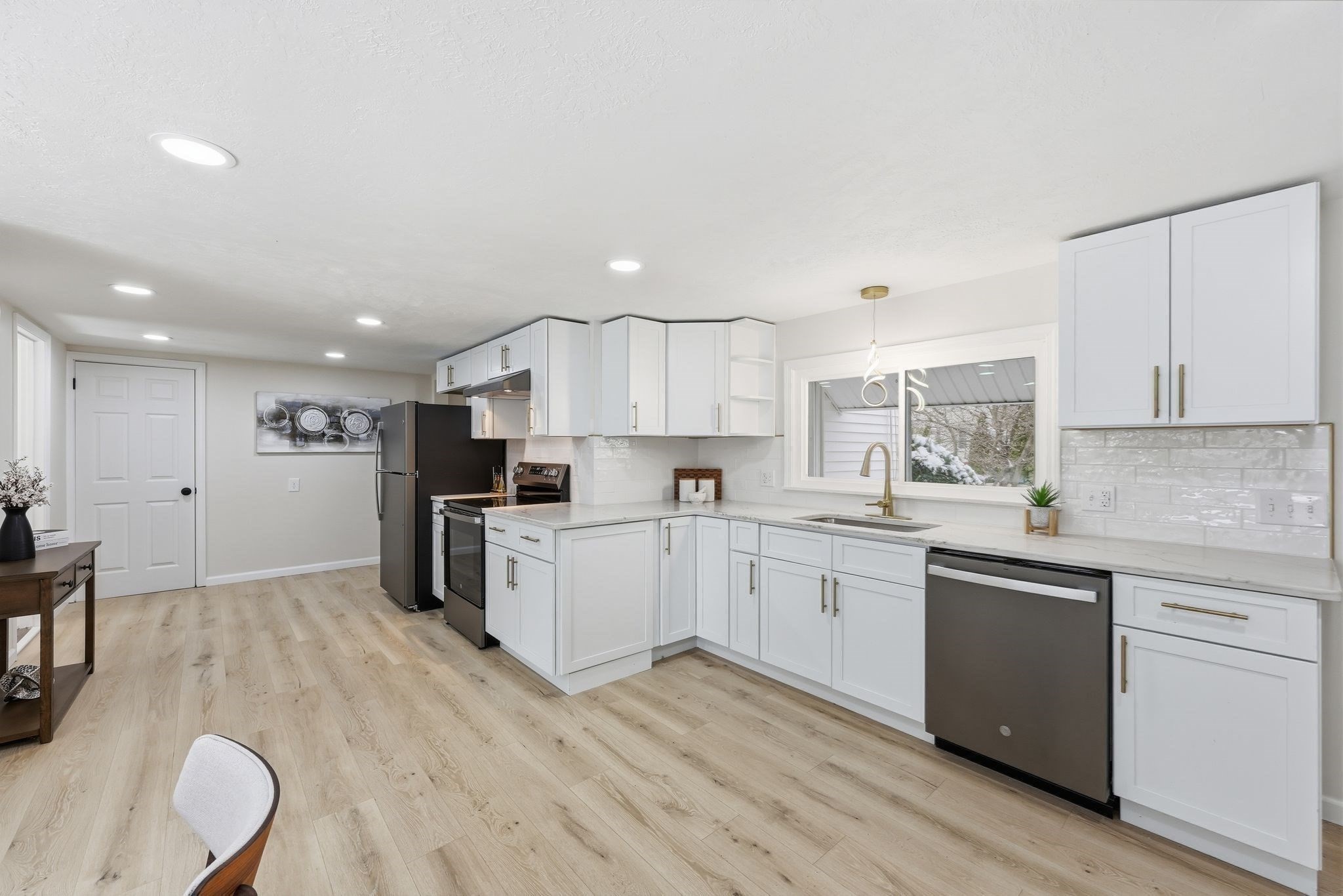 48 Pleasant St, Westfield, MA 01085 - Image 8