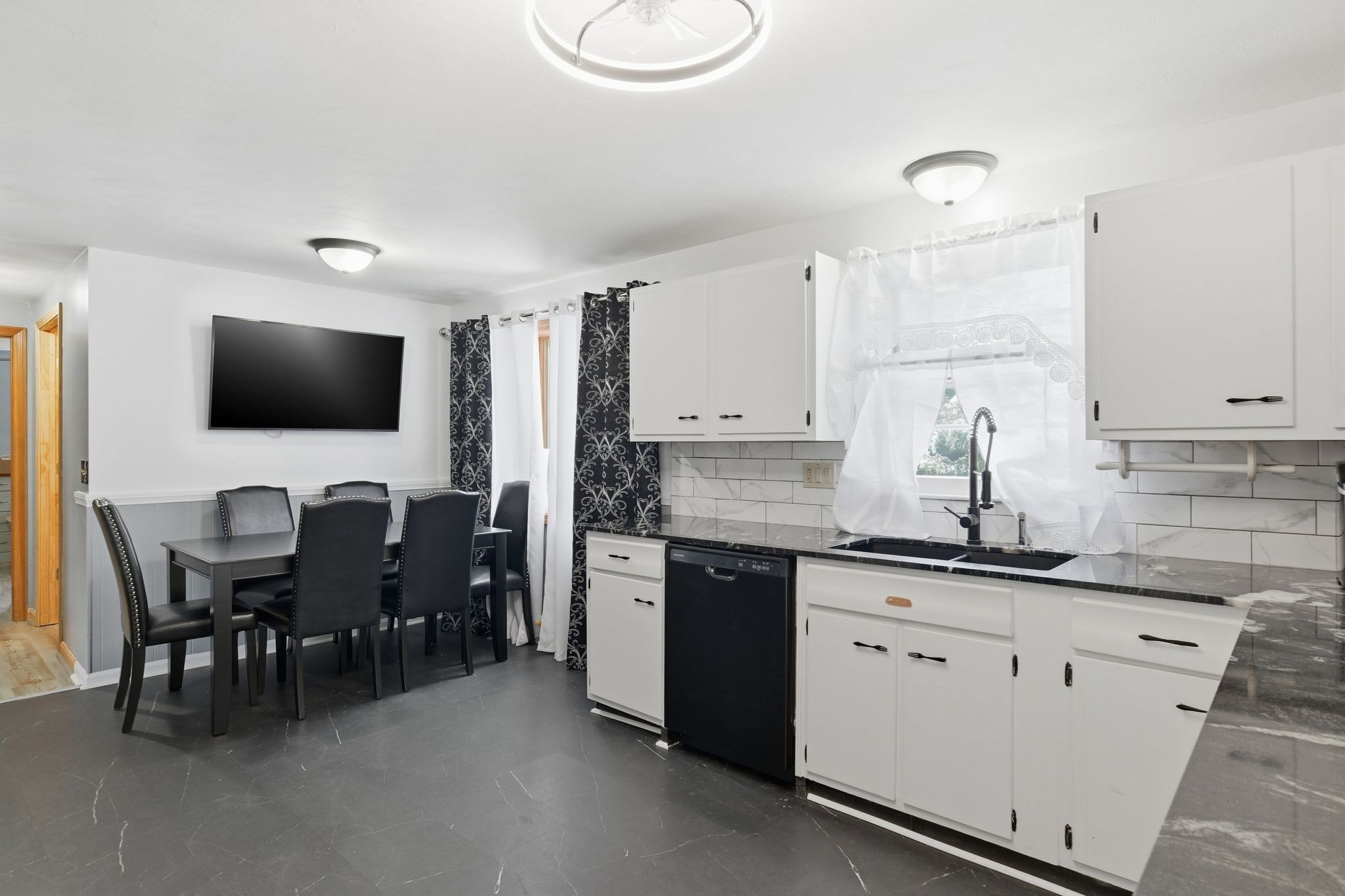 135 Bulat Dr, Springfield, MA 01129 - Image 9