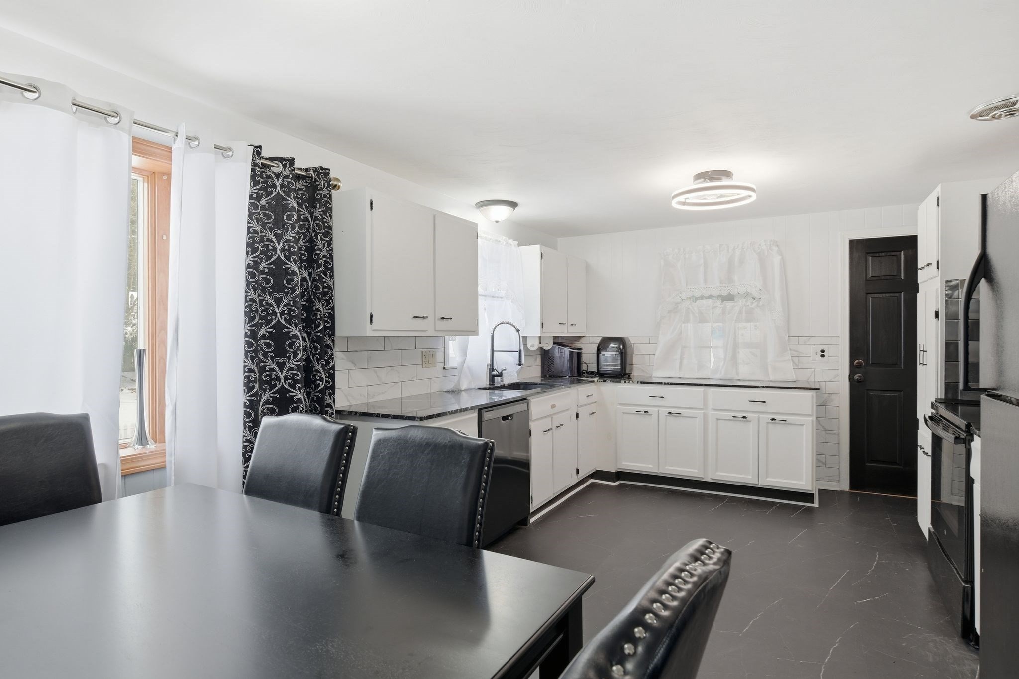 135 Bulat Dr, Springfield, MA 01129 - Image 10