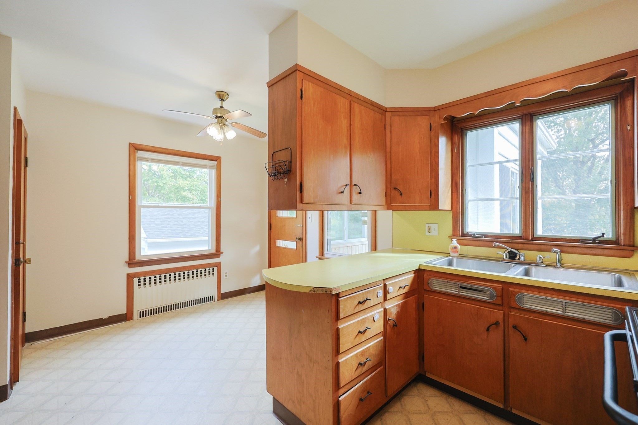 66 Meadow Ln, Somerset, MA 02726 - Image 10