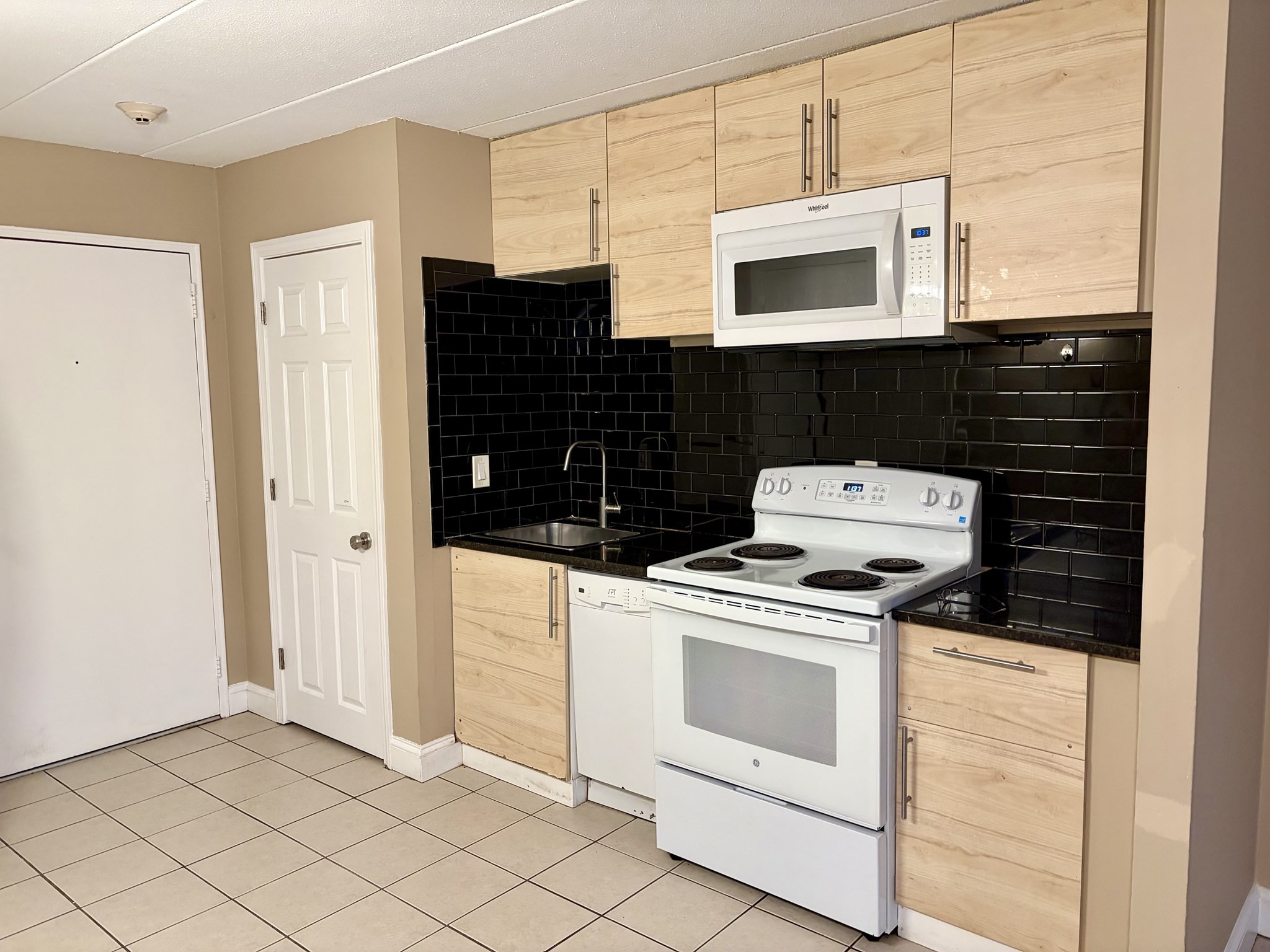 126 Beaver St Unit 65, Framingham, MA 01702 - Image 3