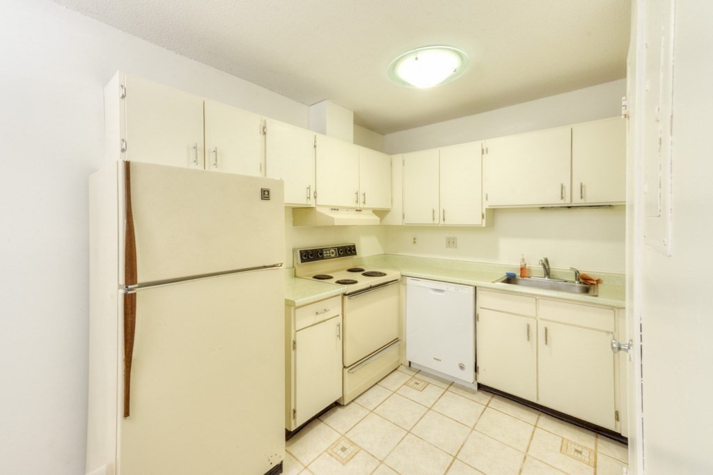 28 Thayer Pond Dr Unit 12, Oxford, MA 01537 - Image 13