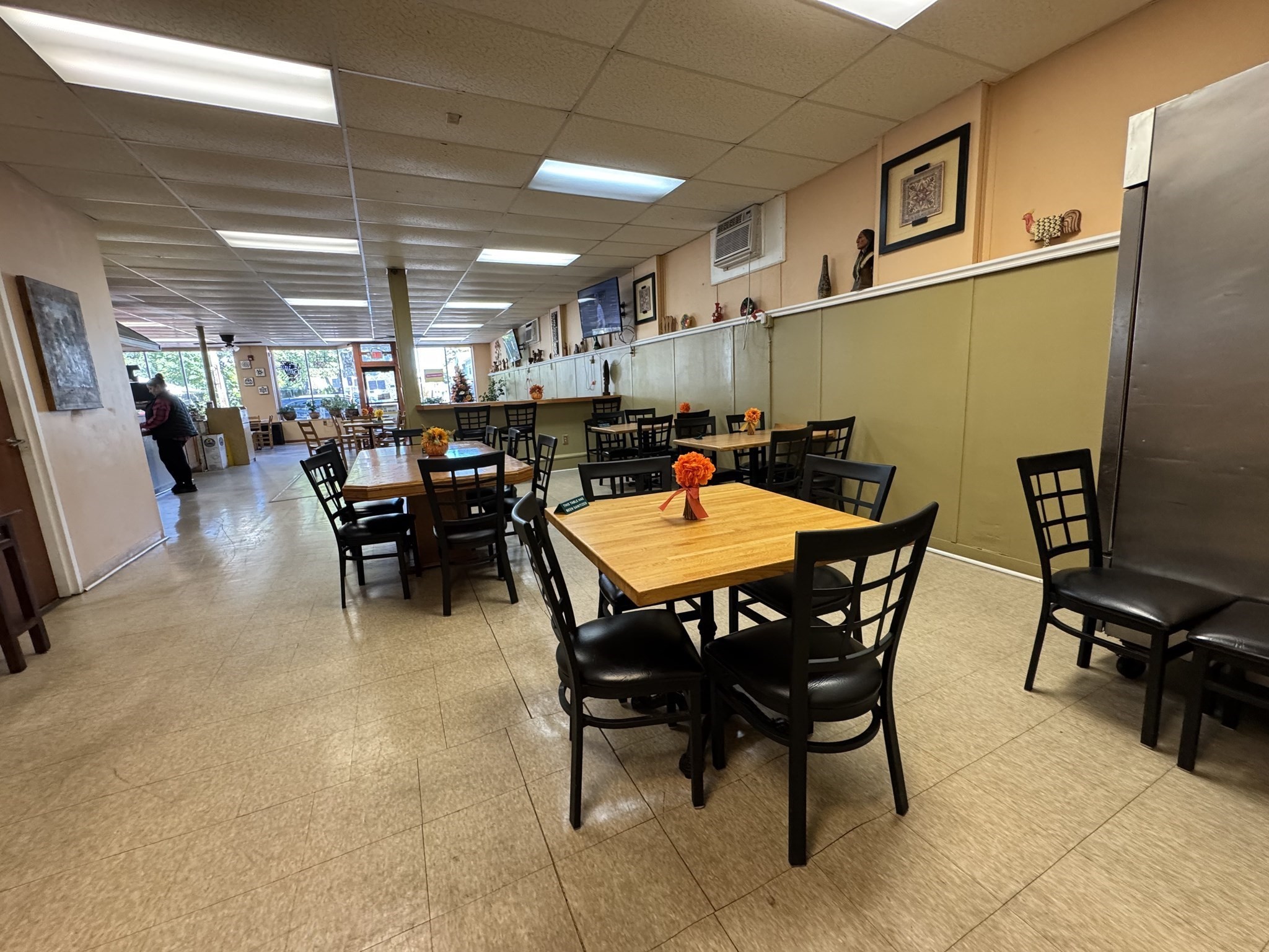 548 South St, Holyoke, MA 01040 - Image 2