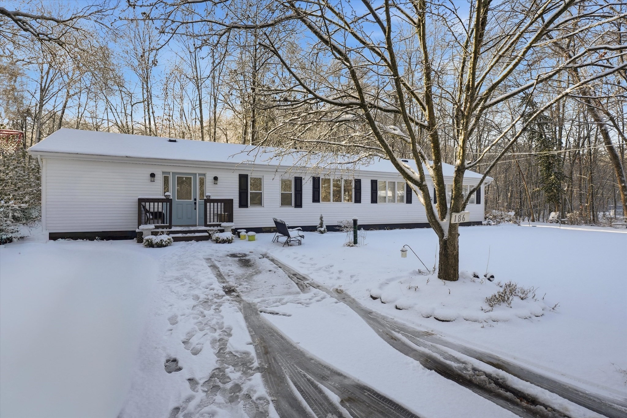 186 Mohawk Trl, Haverhill, MA 01830 - Image 2