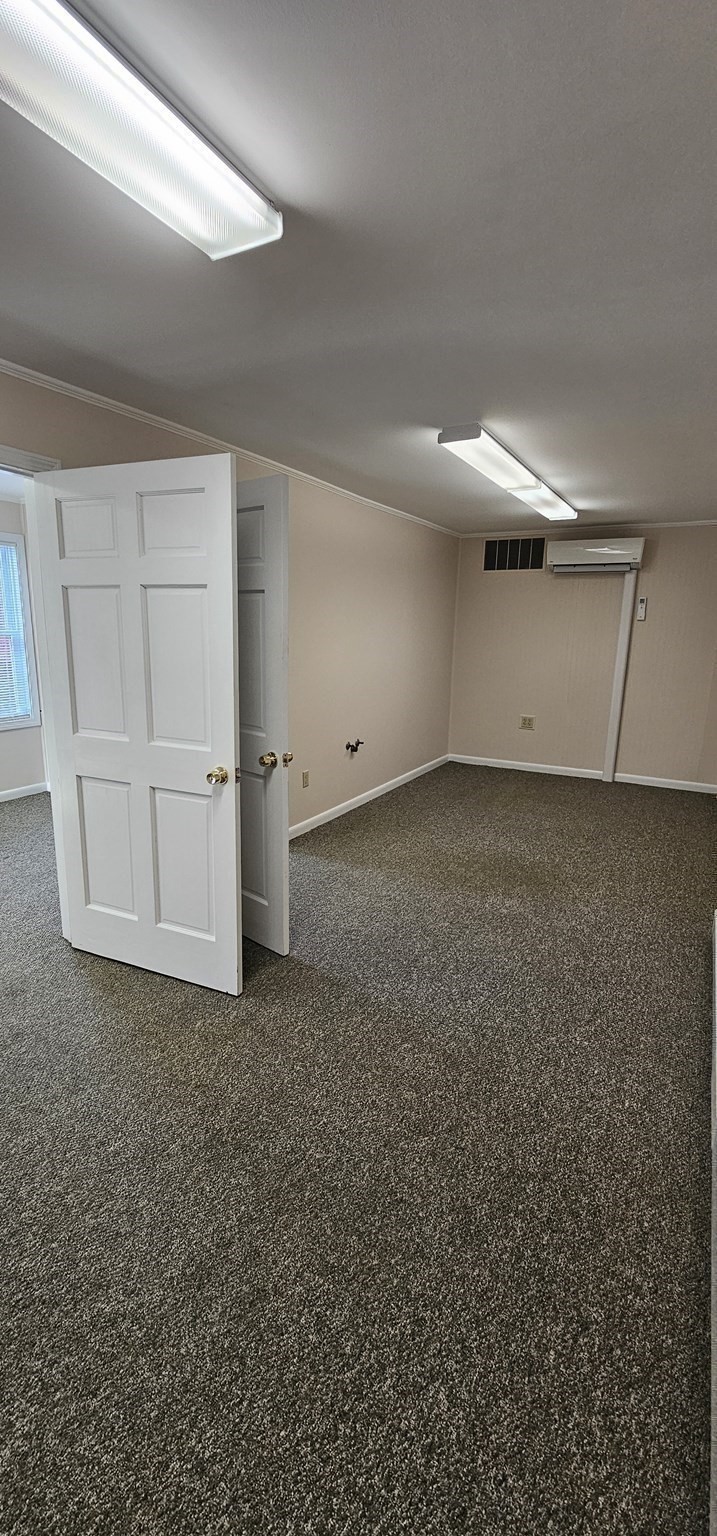 570 Newton St, South Hadley, MA 01075 - Image 12