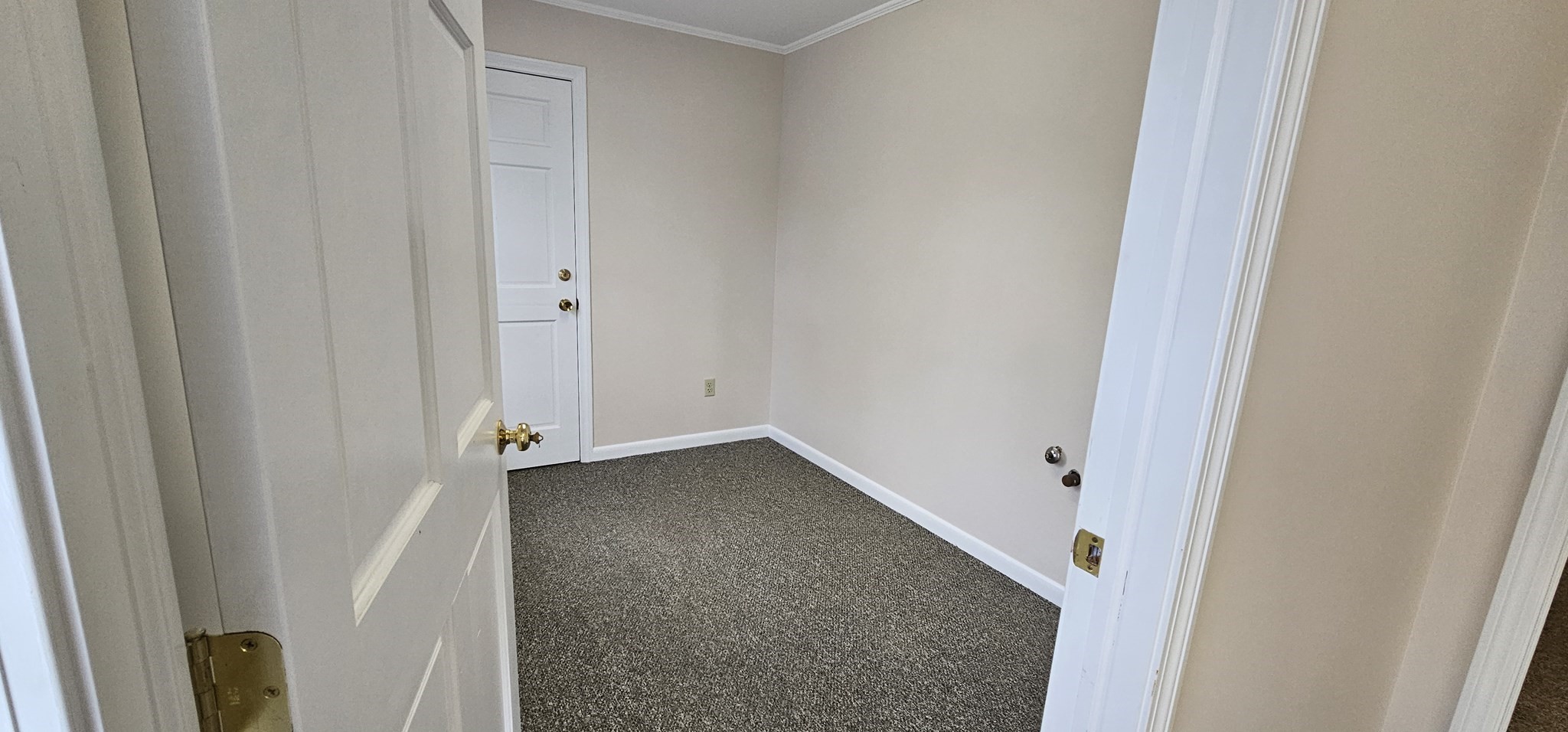 570 Newton St, South Hadley, MA 01075 - Image 17