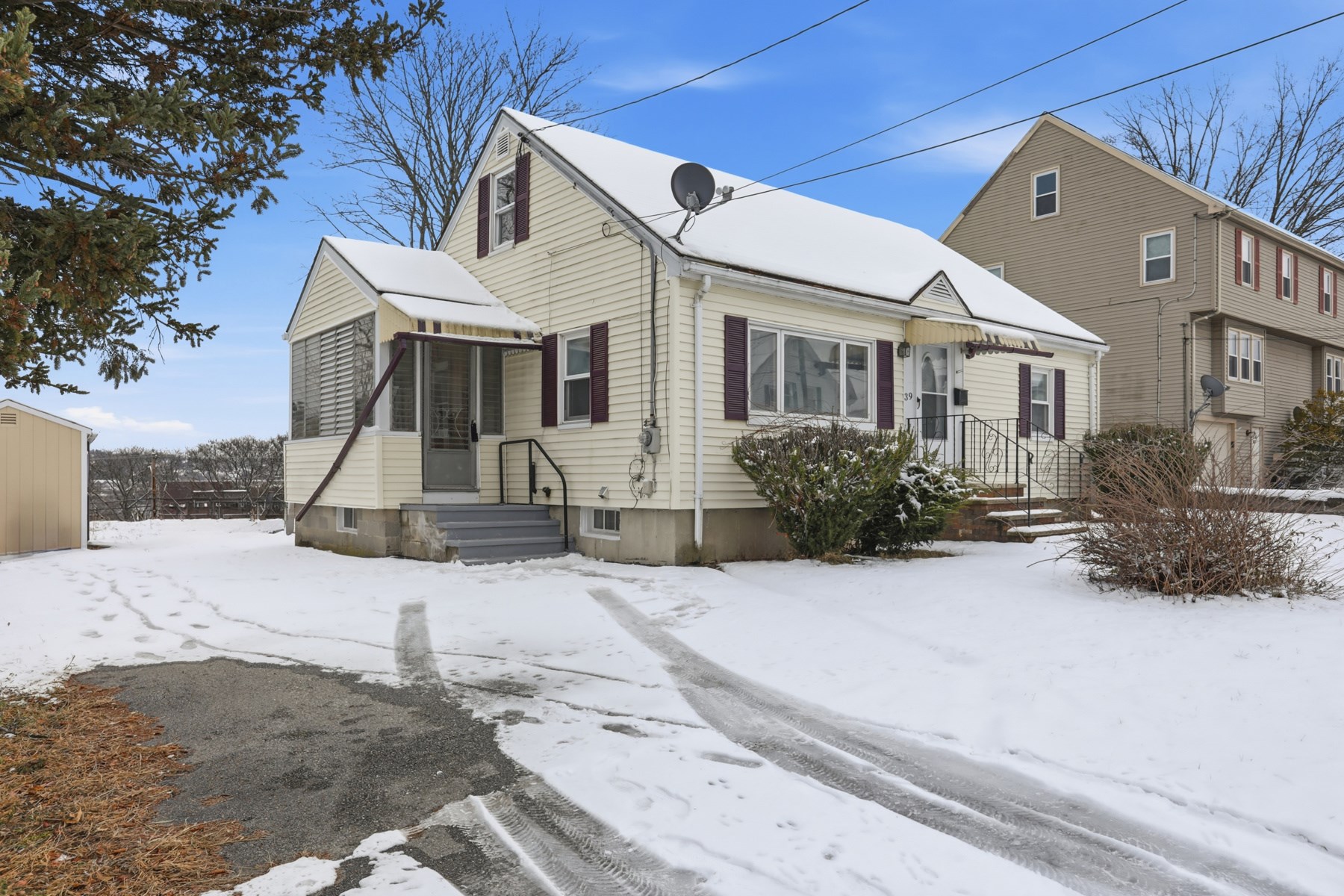 39 Phoebe Ave, Lowell, MA 01854 - Image 1