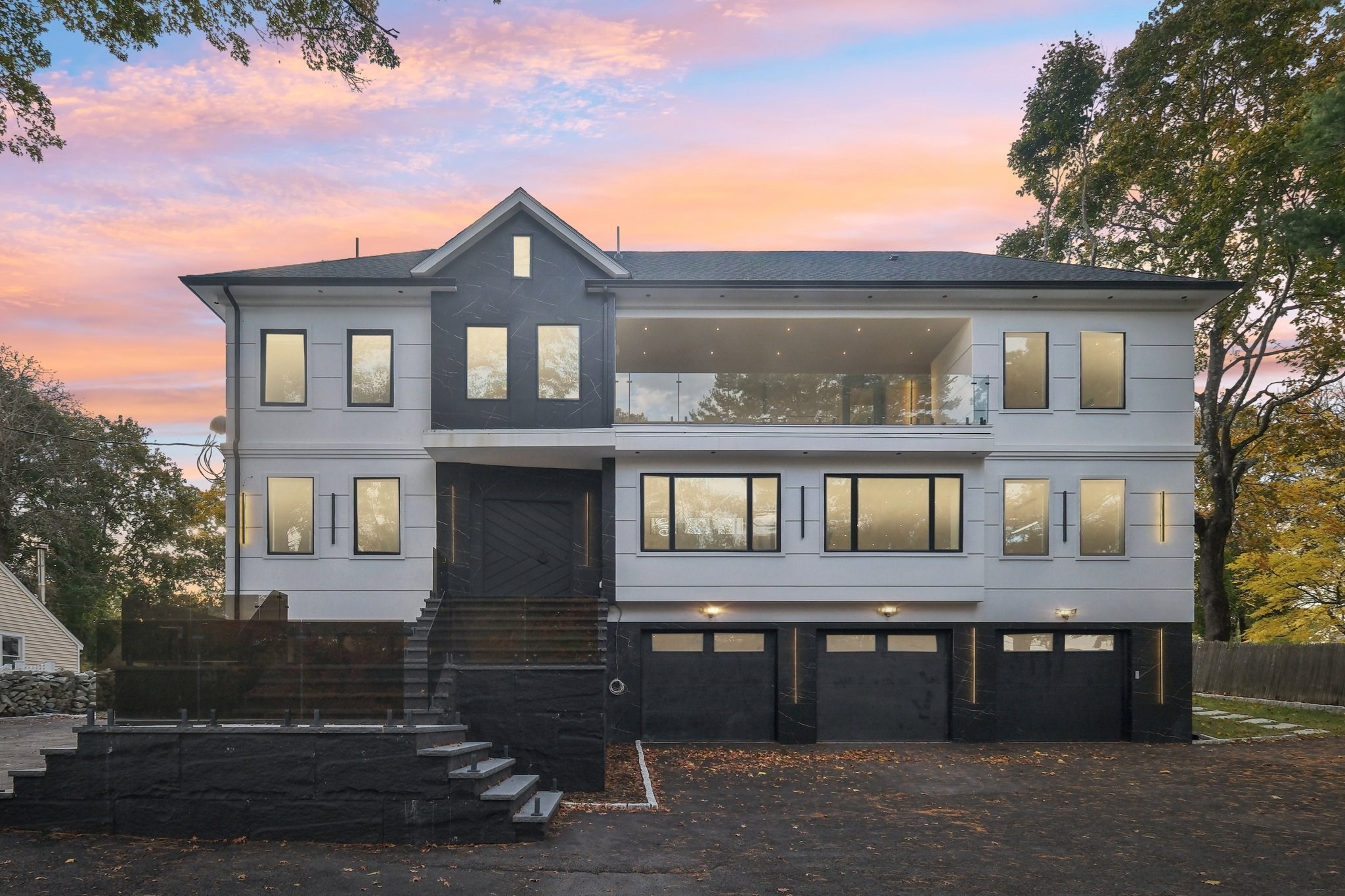 883 Greendale Ave, Needham, MA 02492