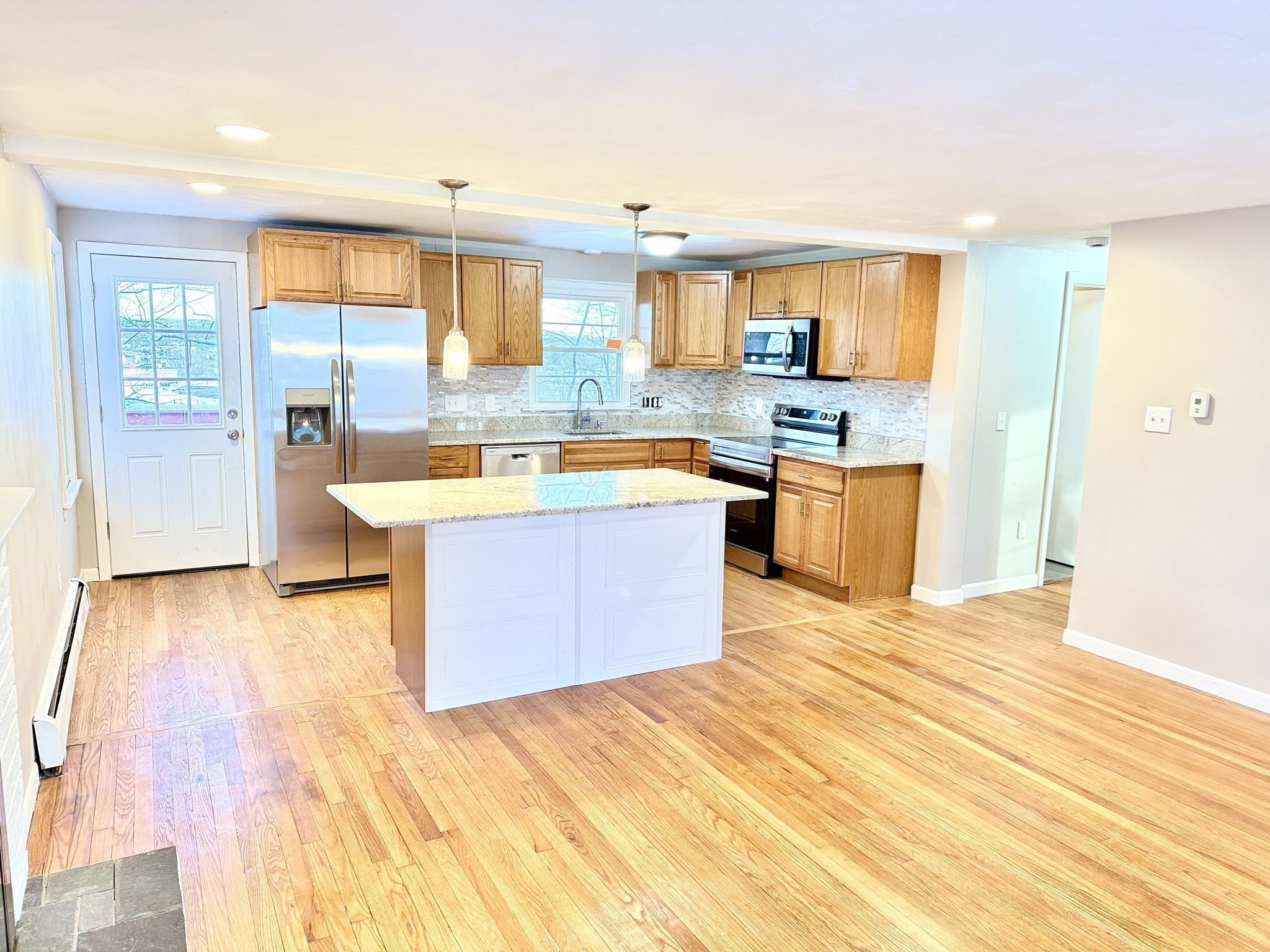 37 Plateau Cir, West Springfield, MA 01089 - Image 7