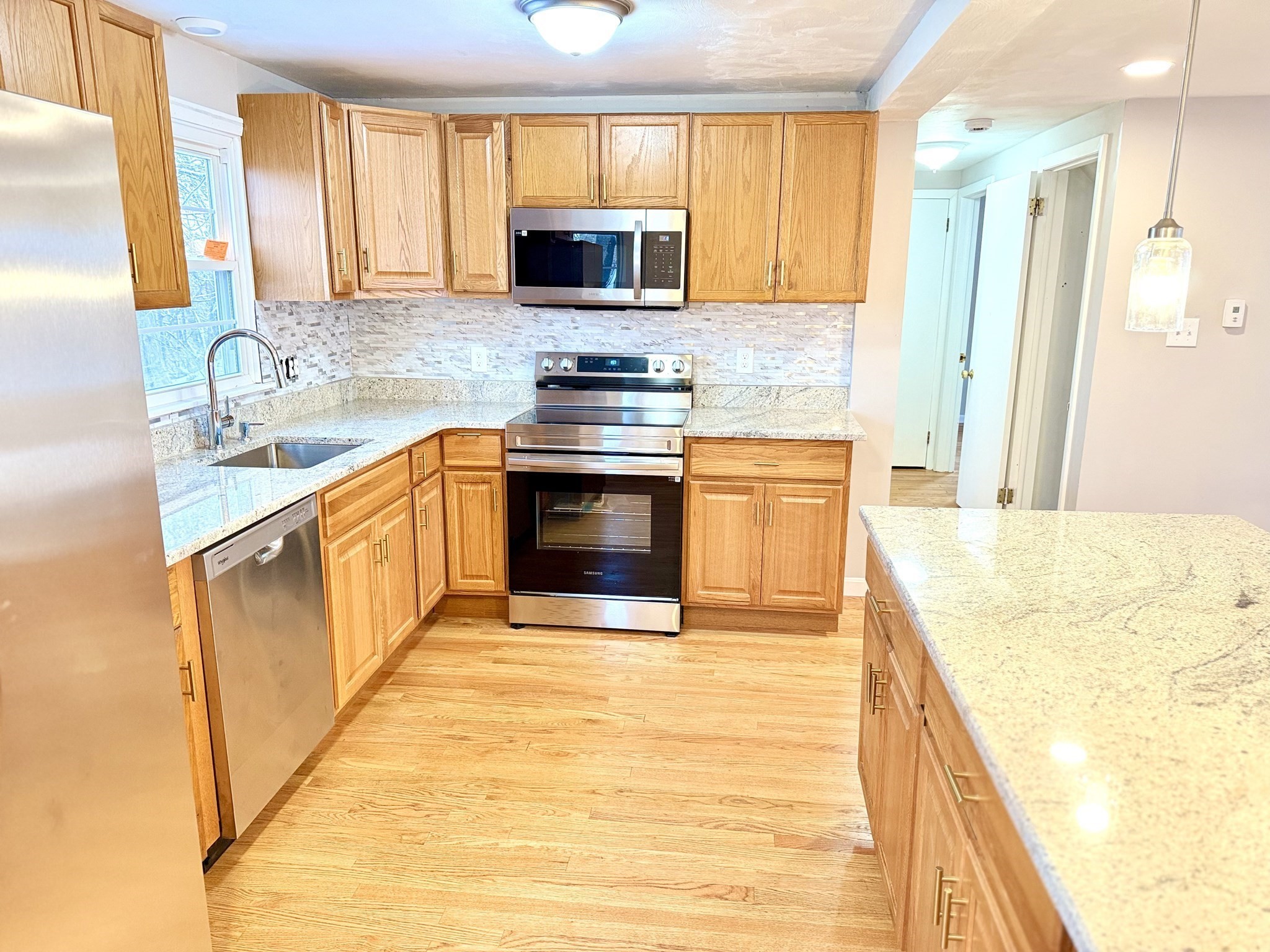 37 Plateau Cir, West Springfield, MA 01089 - Image 9