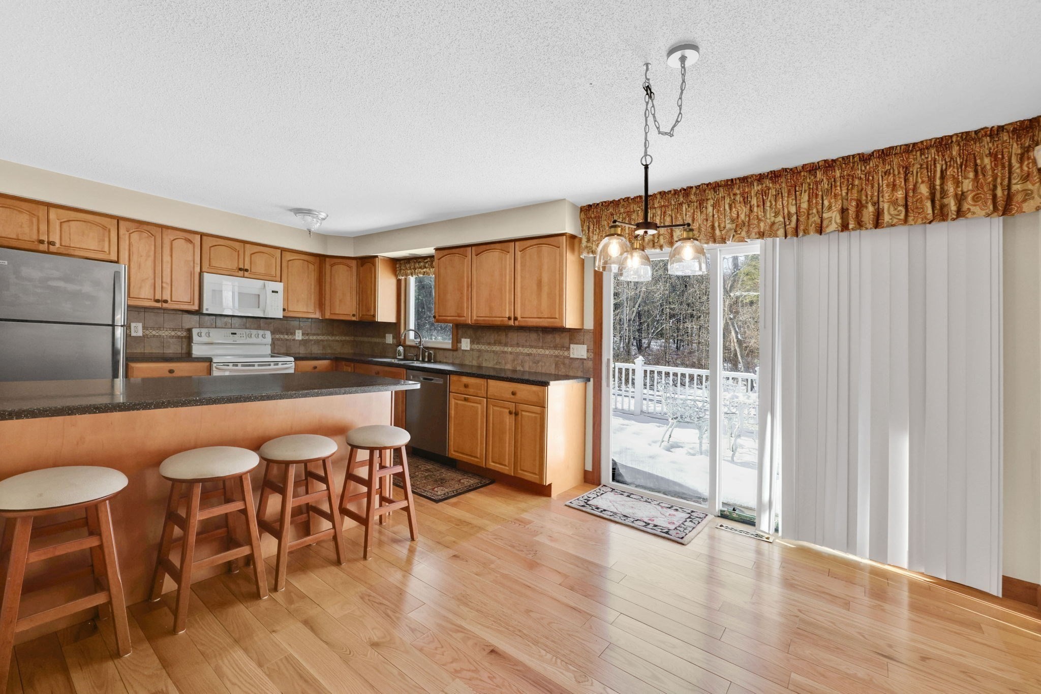 433 Ventura St, Ludlow, MA 01056 - Image 2