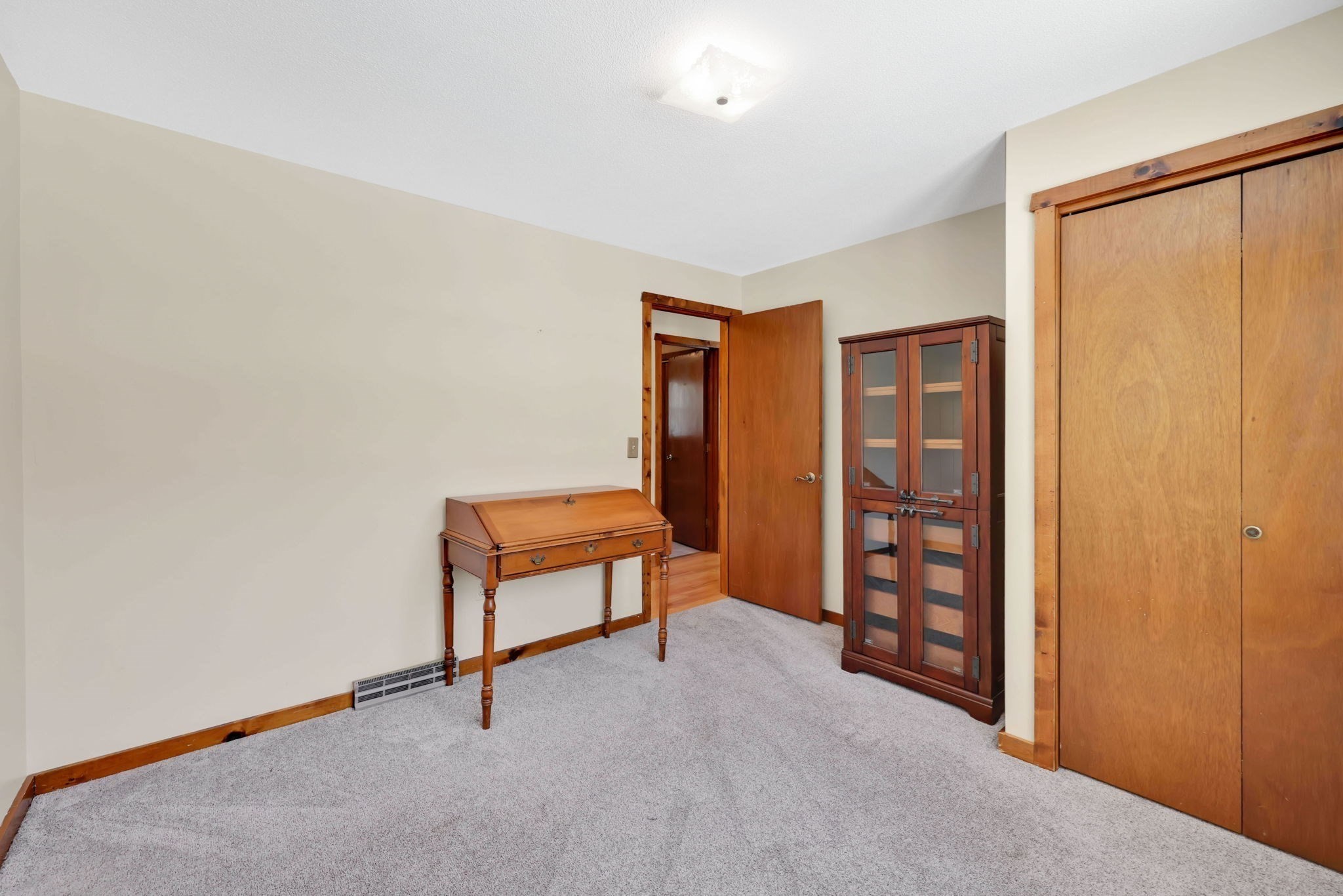 433 Ventura St, Ludlow, MA 01056 - Image 15
