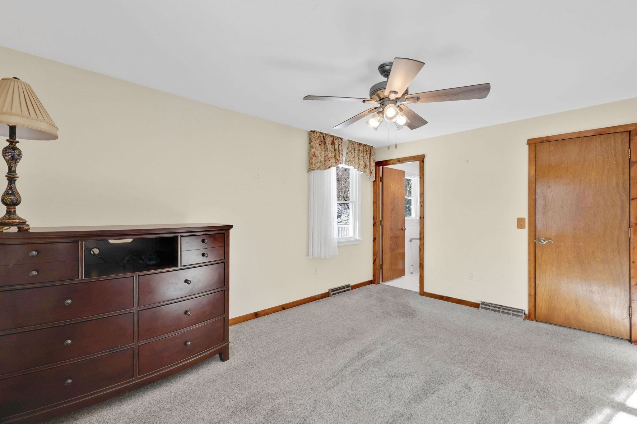 433 Ventura St, Ludlow, MA 01056 - Image 17