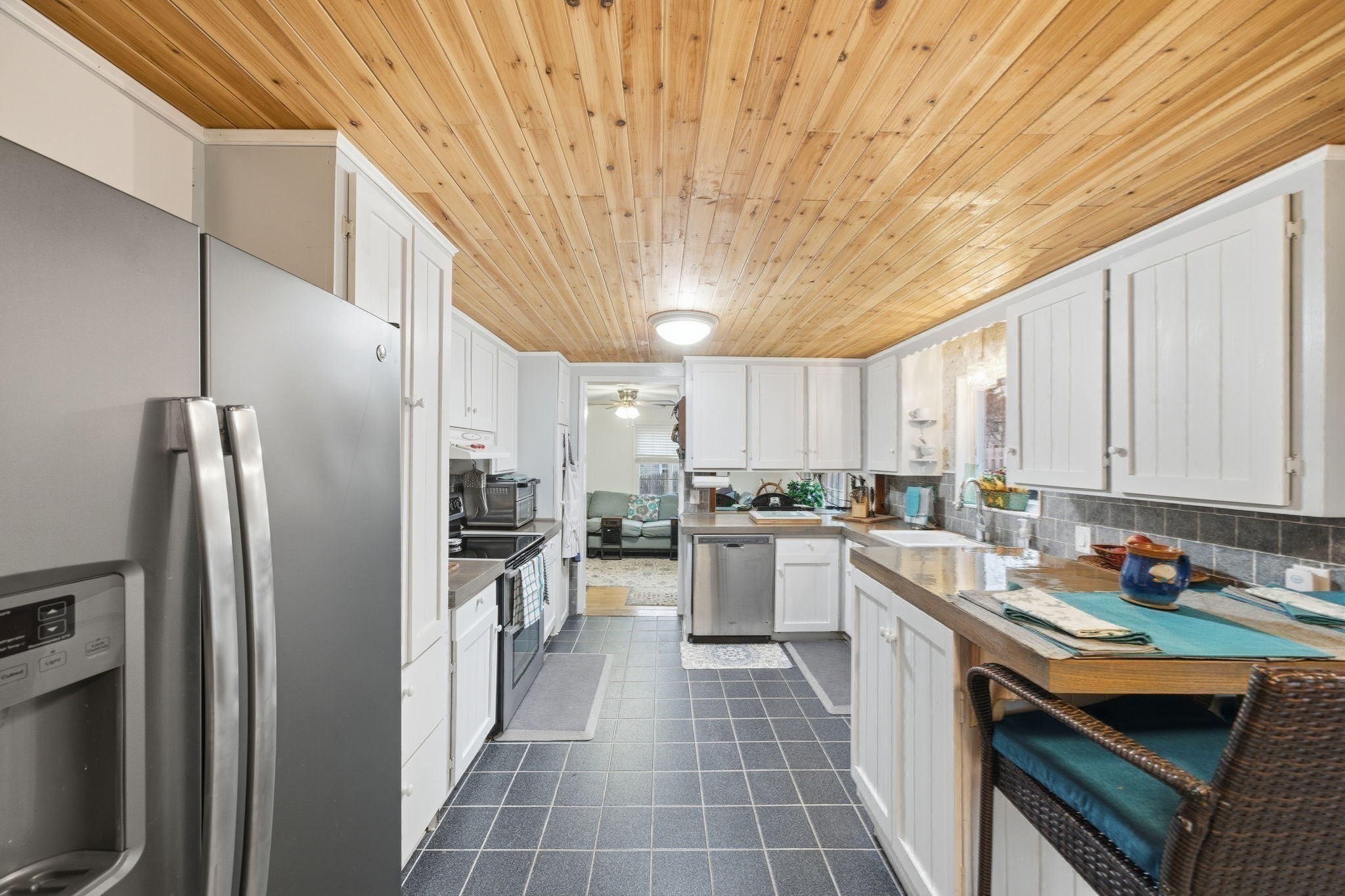 4 Laurel Street, Woburn, MA 01801 - Image 11