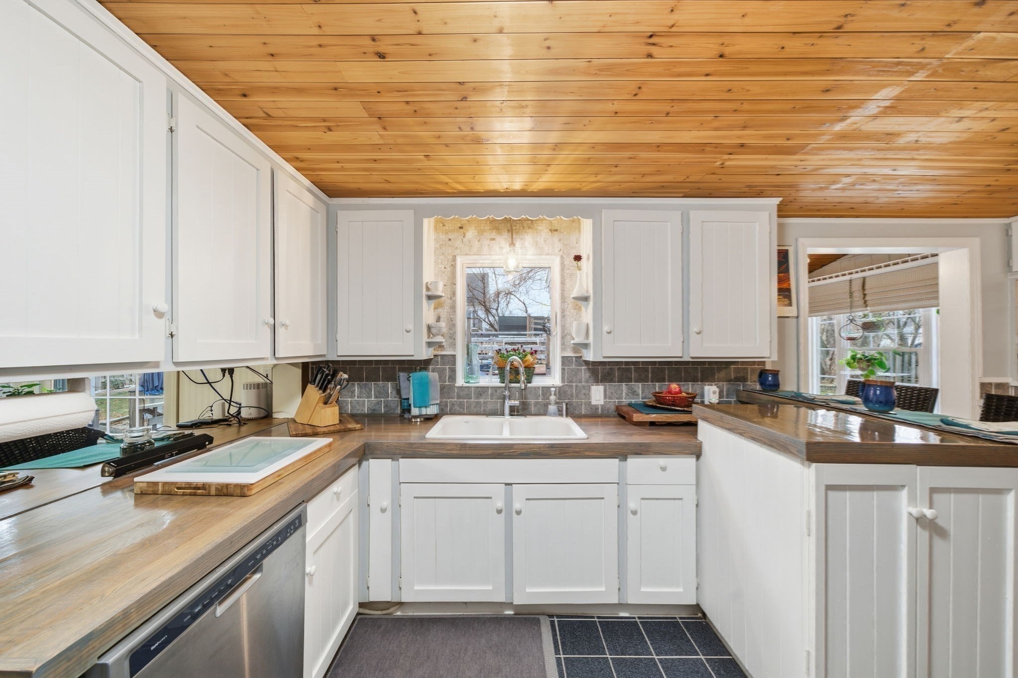 4 Laurel Street, Woburn, MA 01801 - Image 12