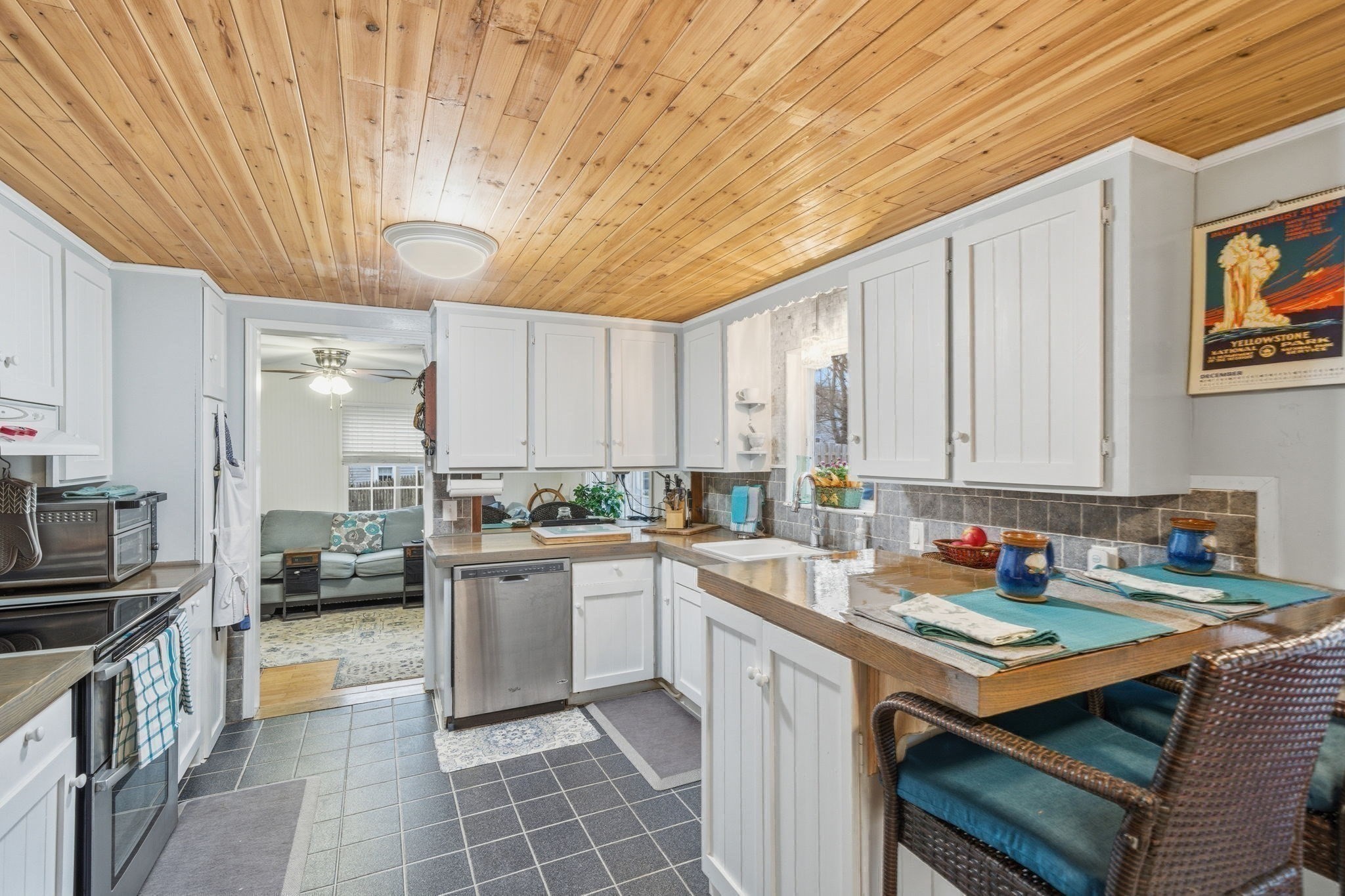 4 Laurel Street, Woburn, MA 01801 - Image 8