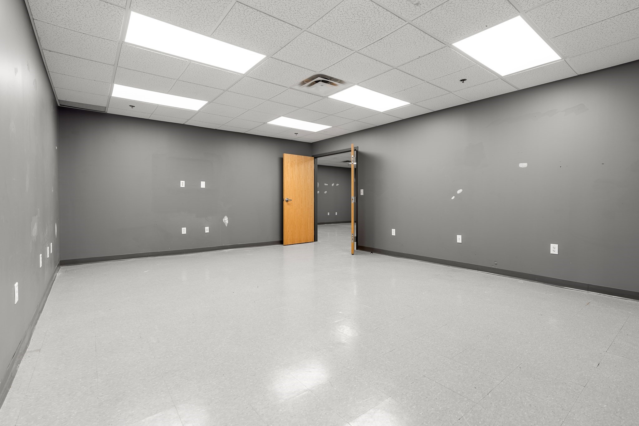 4 Preston Ct, Bedford, MA 01730 - Image 4