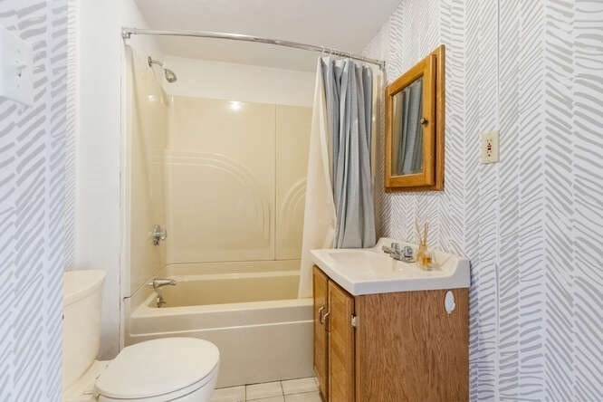 16 Hollingsworth St, Lynn, MA 01902 - Image 18