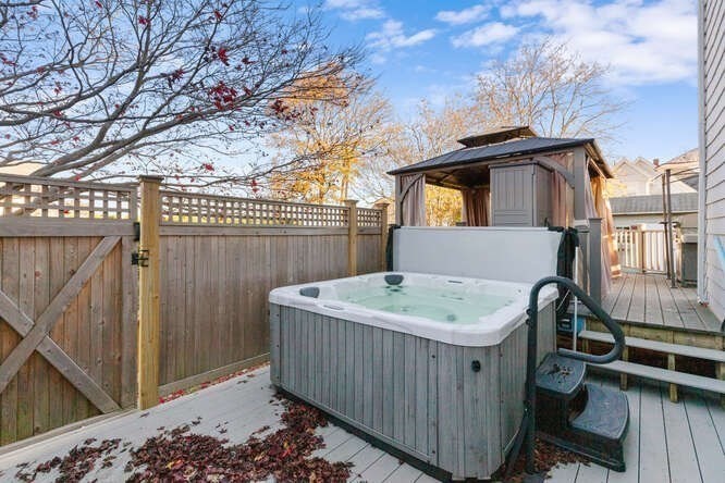 16 Hollingsworth St, Lynn, MA 01902 - Image 35