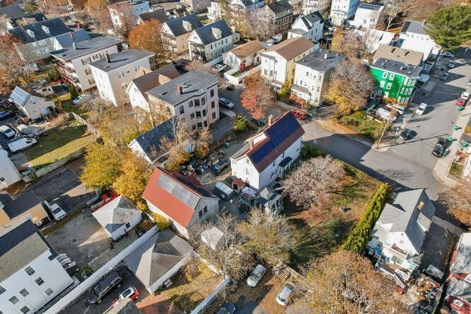 16 Hollingsworth St, Lynn, MA 01902 - Image 40