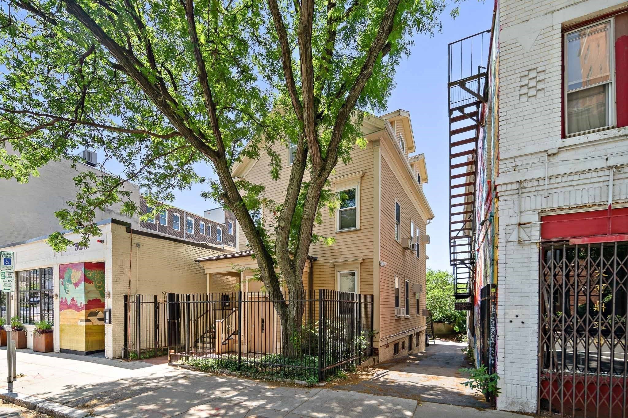 930 Massachusetts, Cambridge, MA 02139 - Image 2