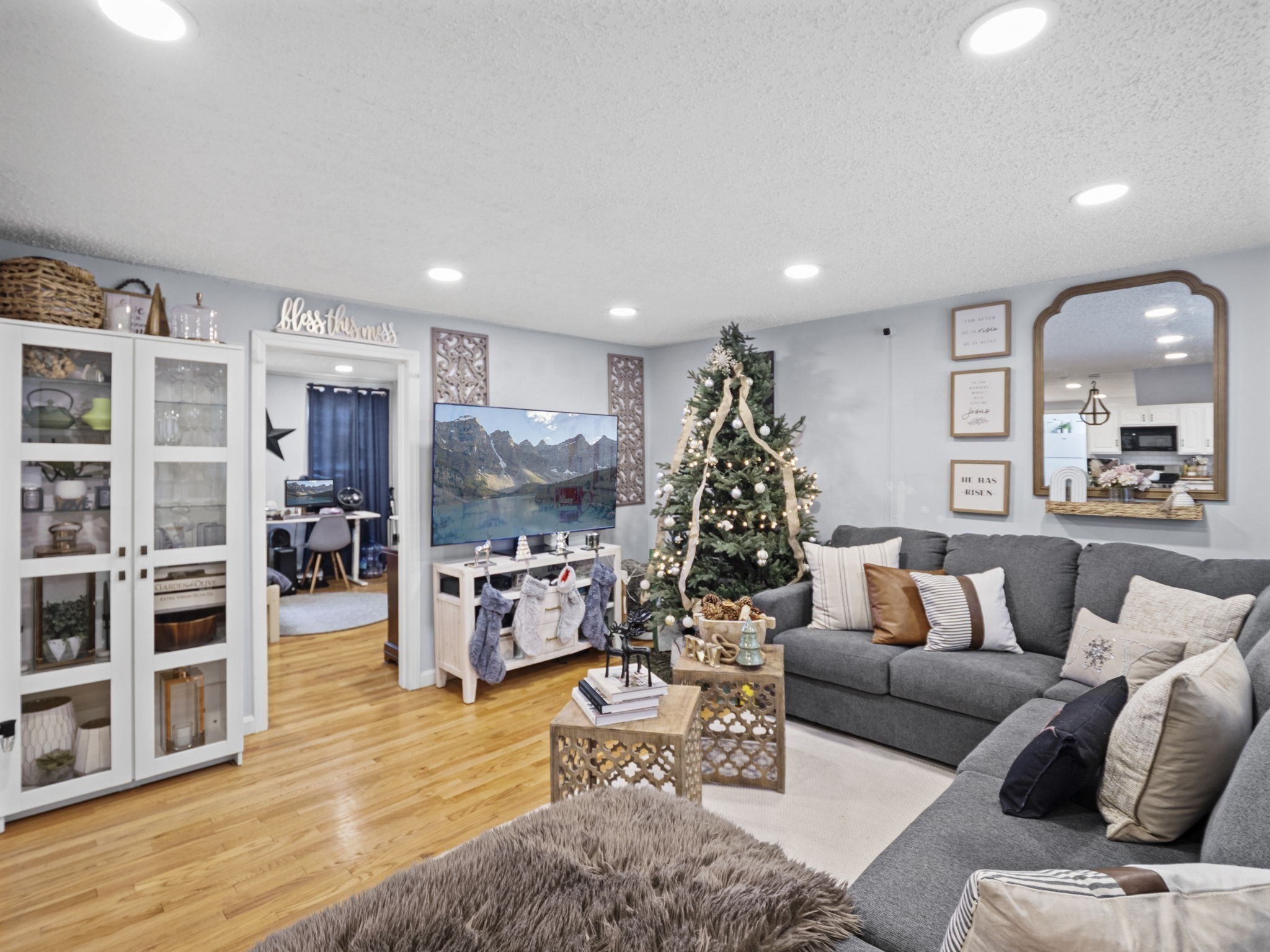 8 Clarks Ct, Lowell, MA 01852 - Image 3