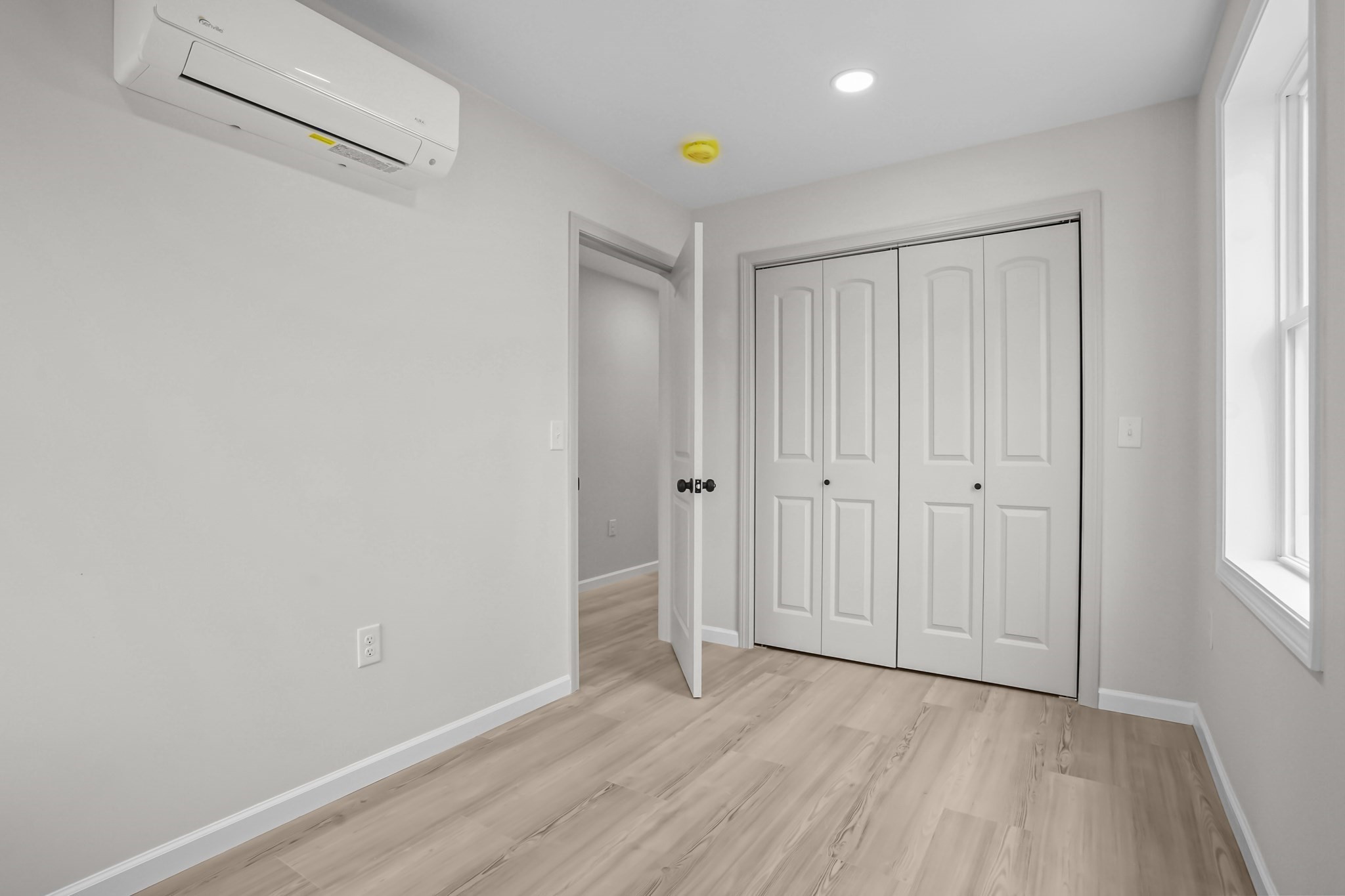 53 Comstock Av, Providence, RI 02907 - Image 16