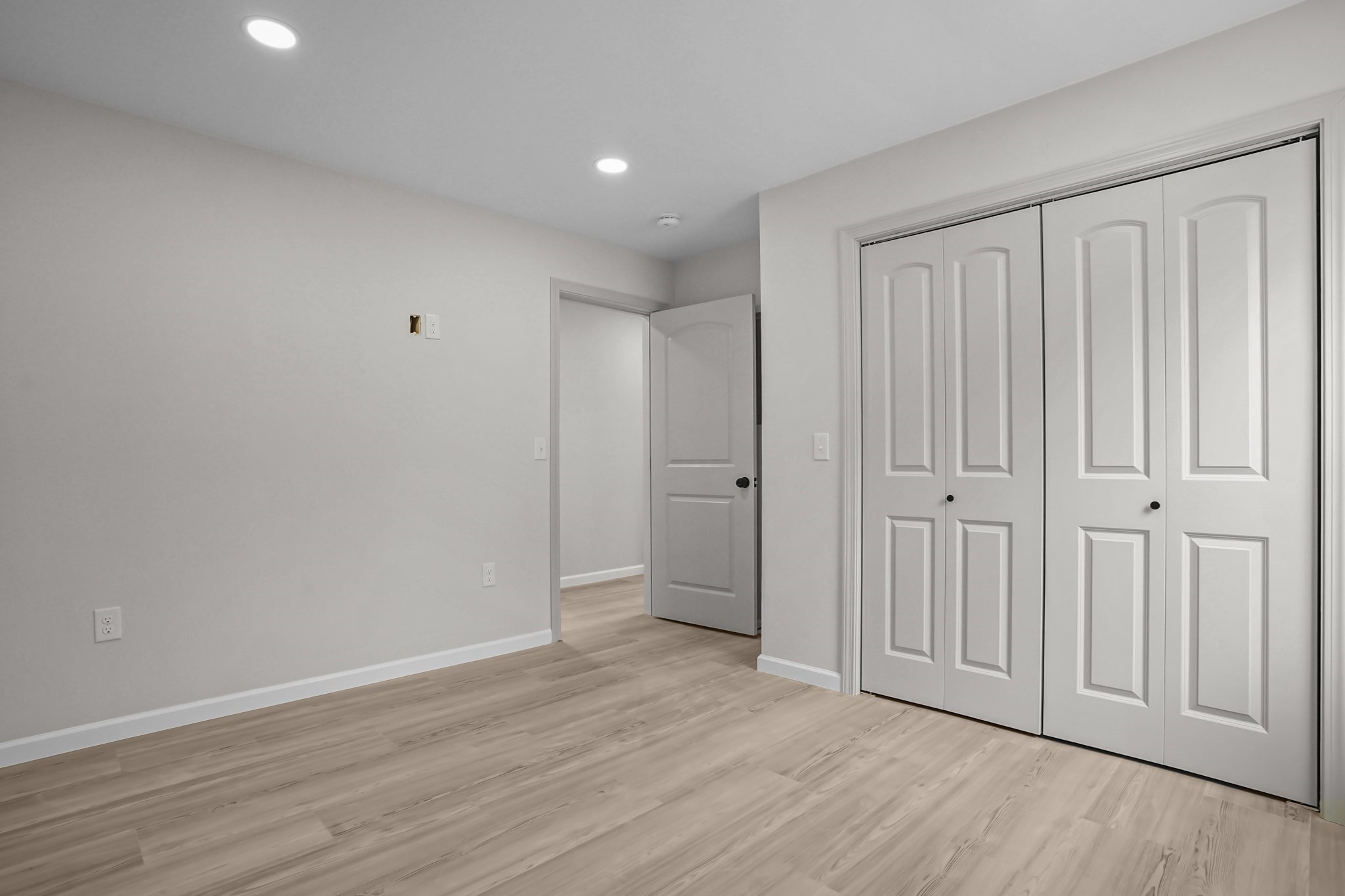 53 Comstock Av, Providence, RI 02907 - Image 18