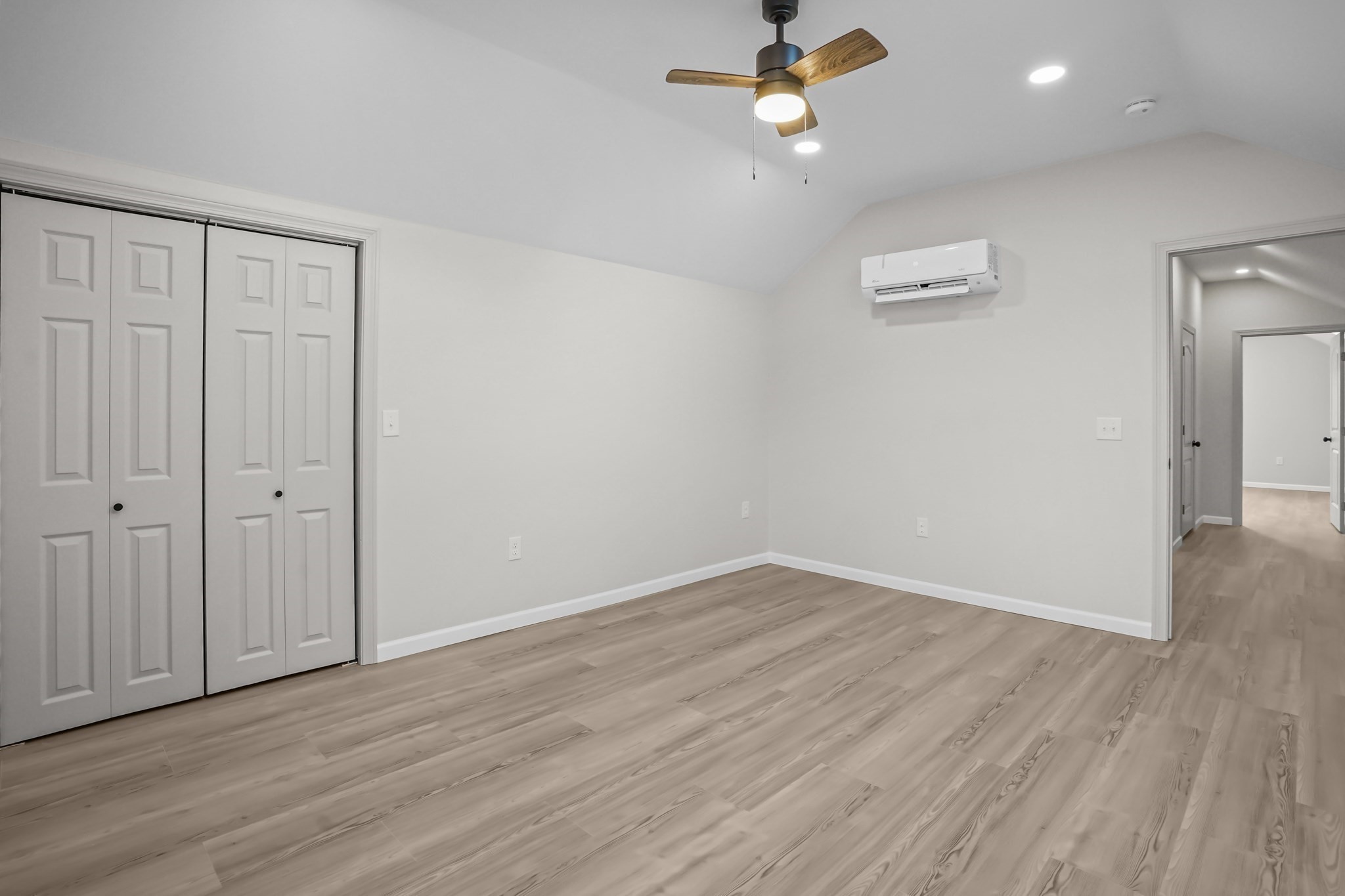 53 Comstock Av, Providence, RI 02907 - Image 30