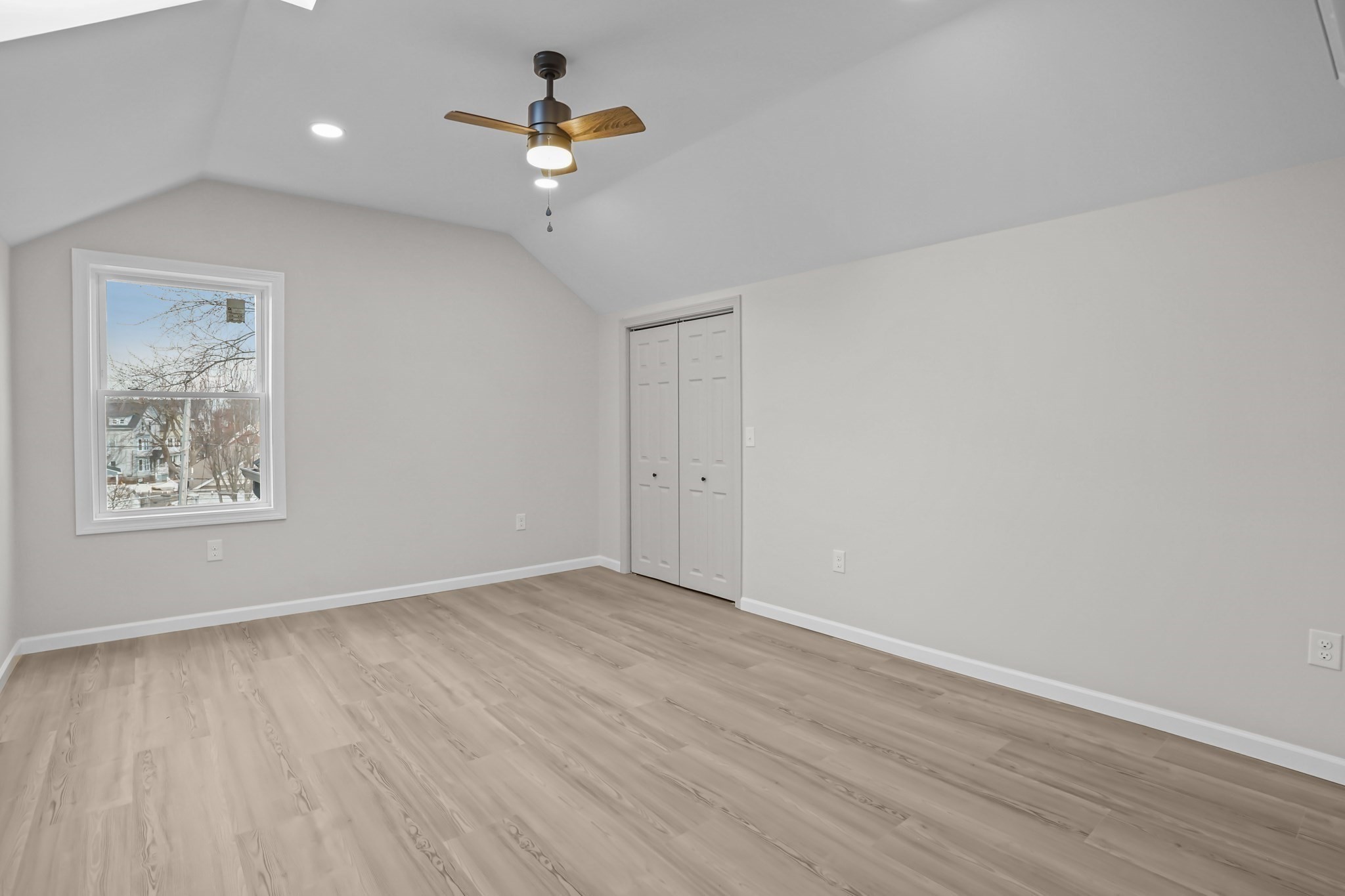 53 Comstock Av, Providence, RI 02907 - Image 34